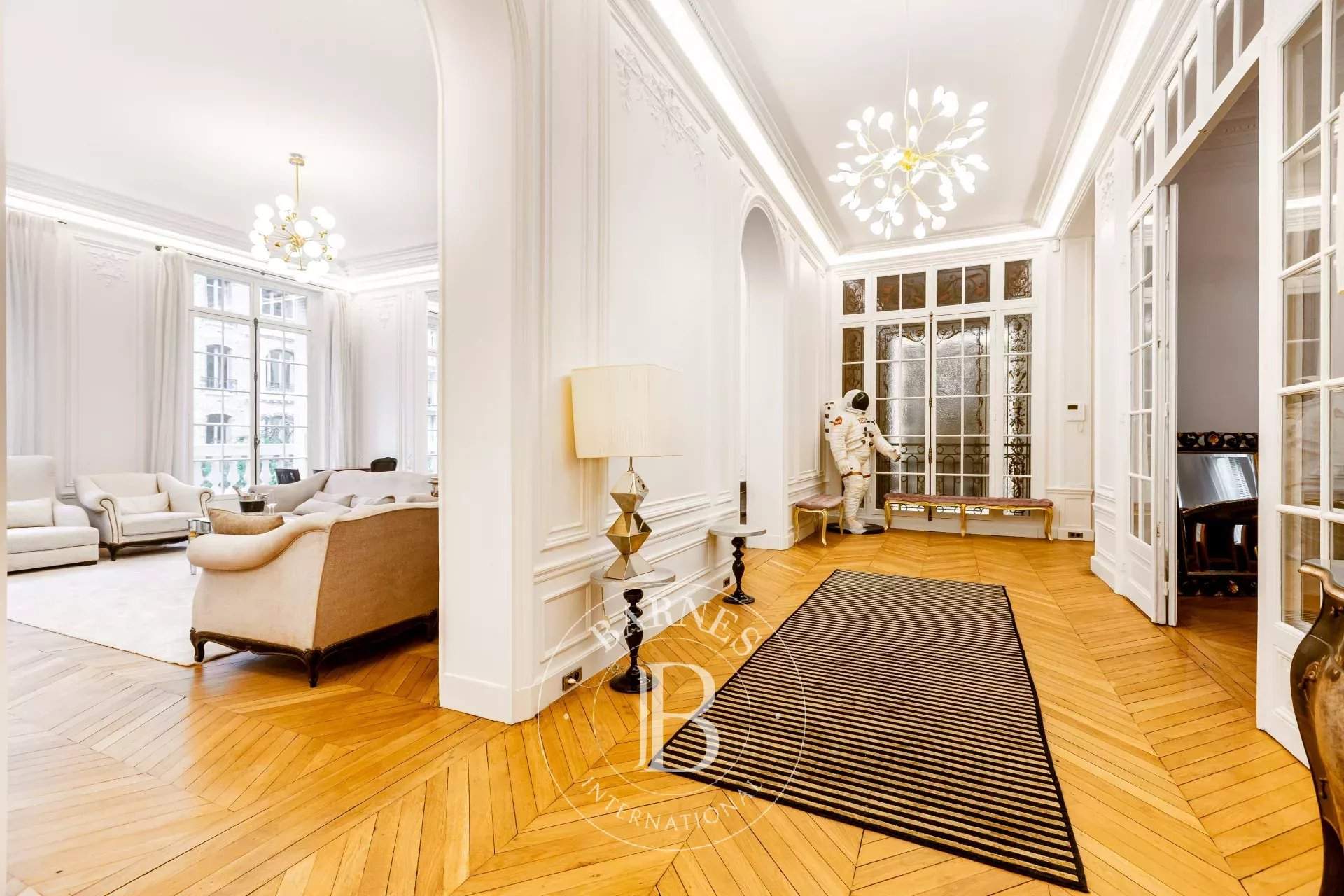 PARIS 16 - APARTMENT - 4/5 BEDROOMS picture 7