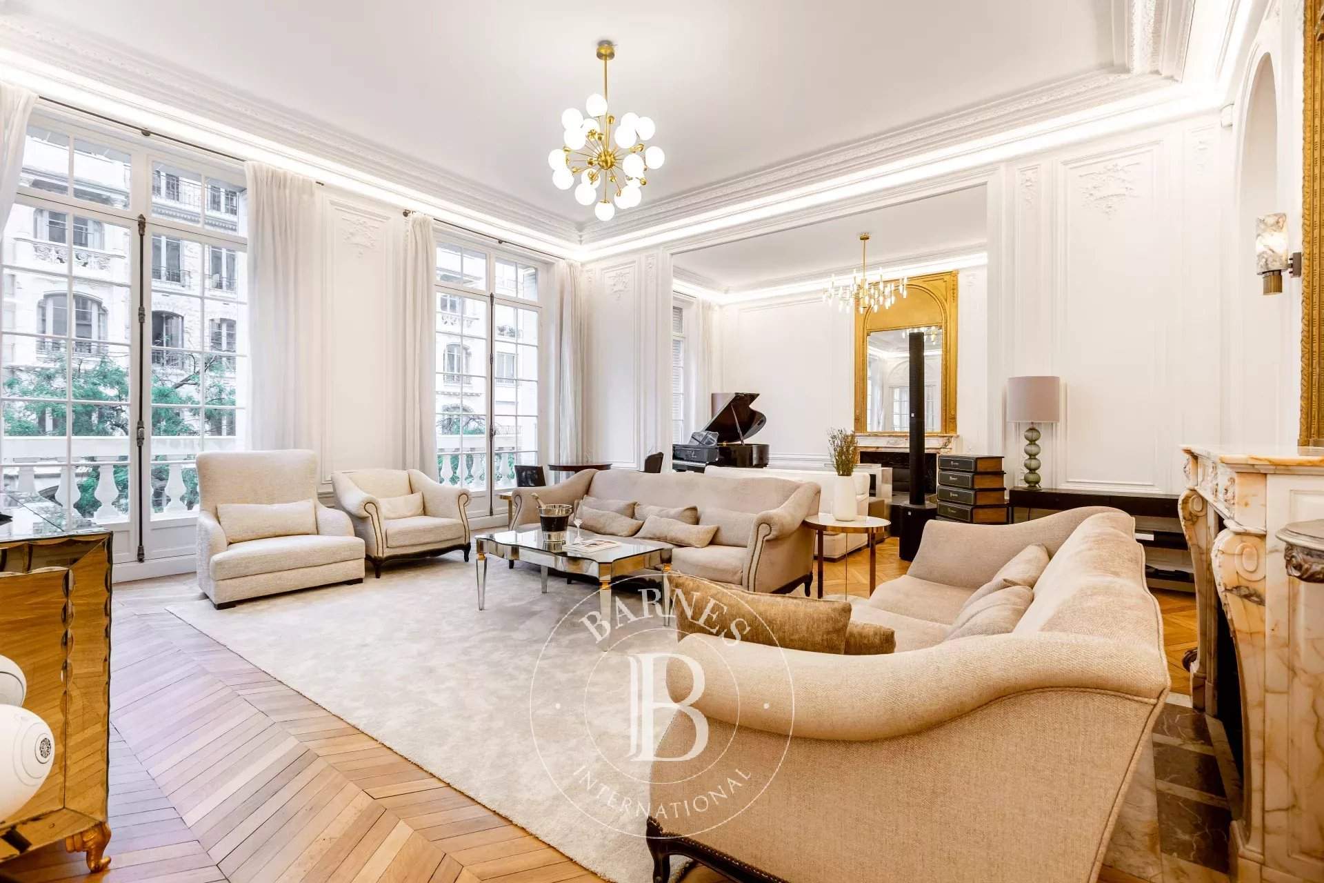 PARIS 16 - APARTMENT - 4/5 BEDROOMS picture 1