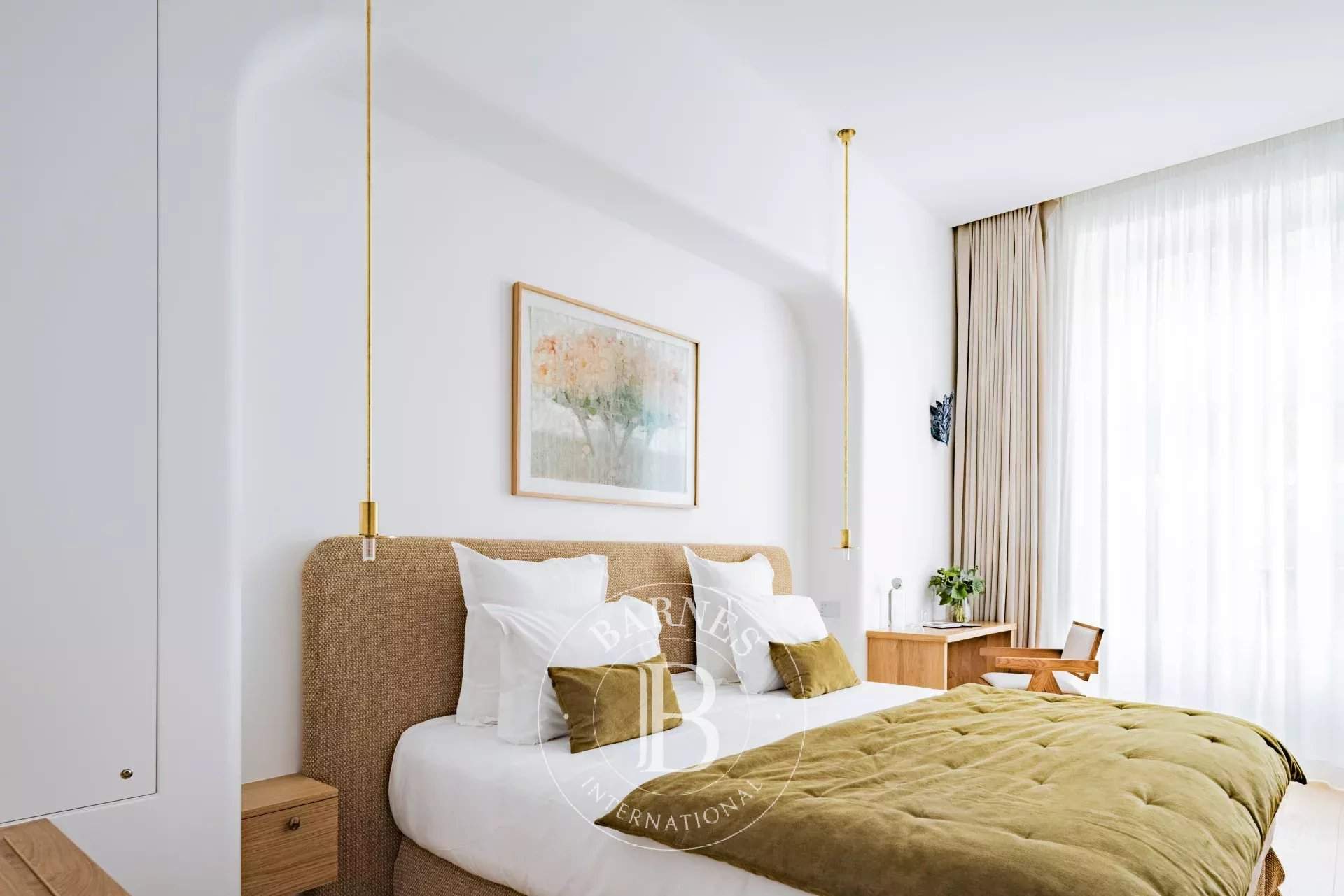 PARIS VIII - 3 BEDROOM APARTMENT -  6 GUESTS picture 14