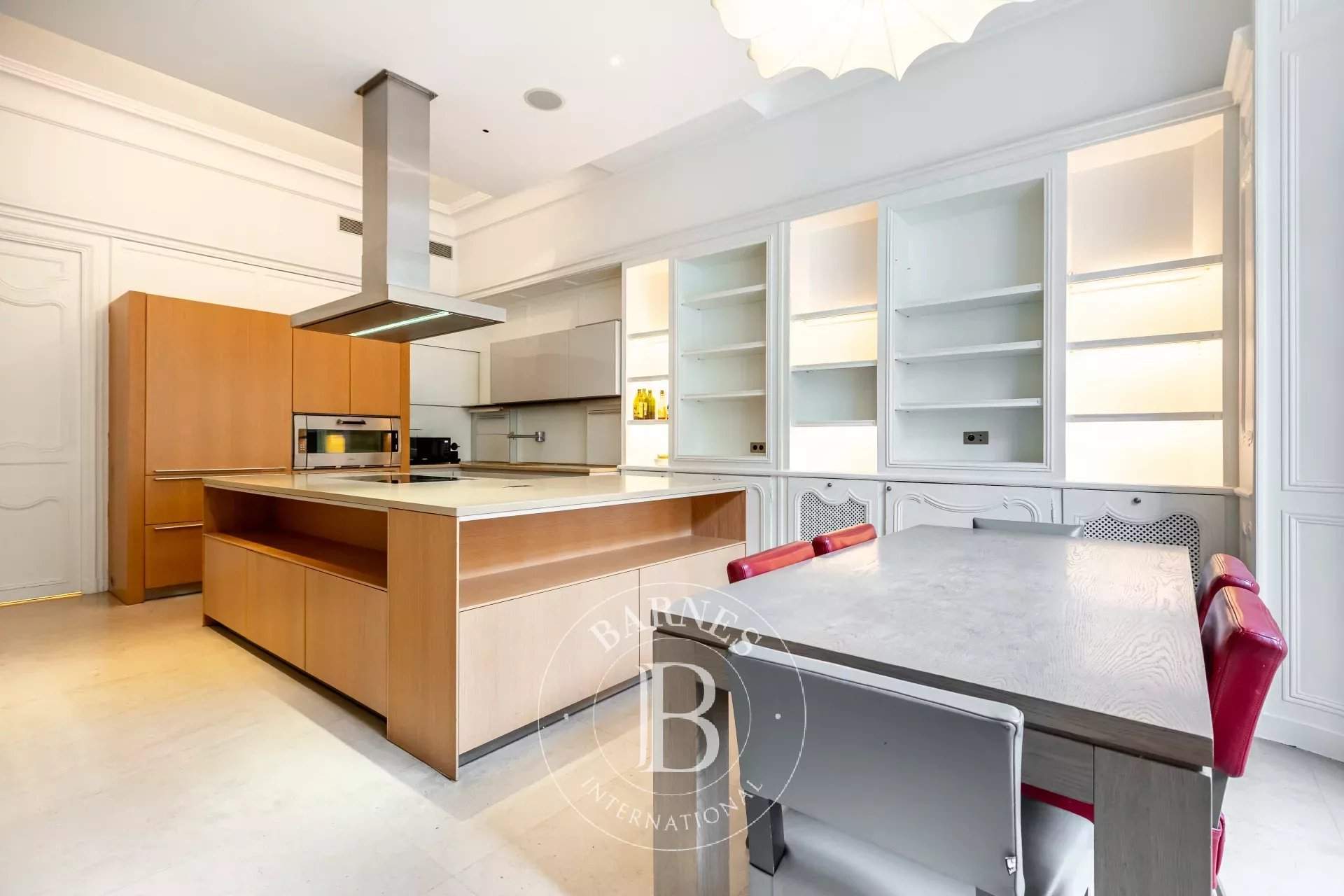 PARIS 16 - APARTMENT - 4/5 BEDROOMS picture 14