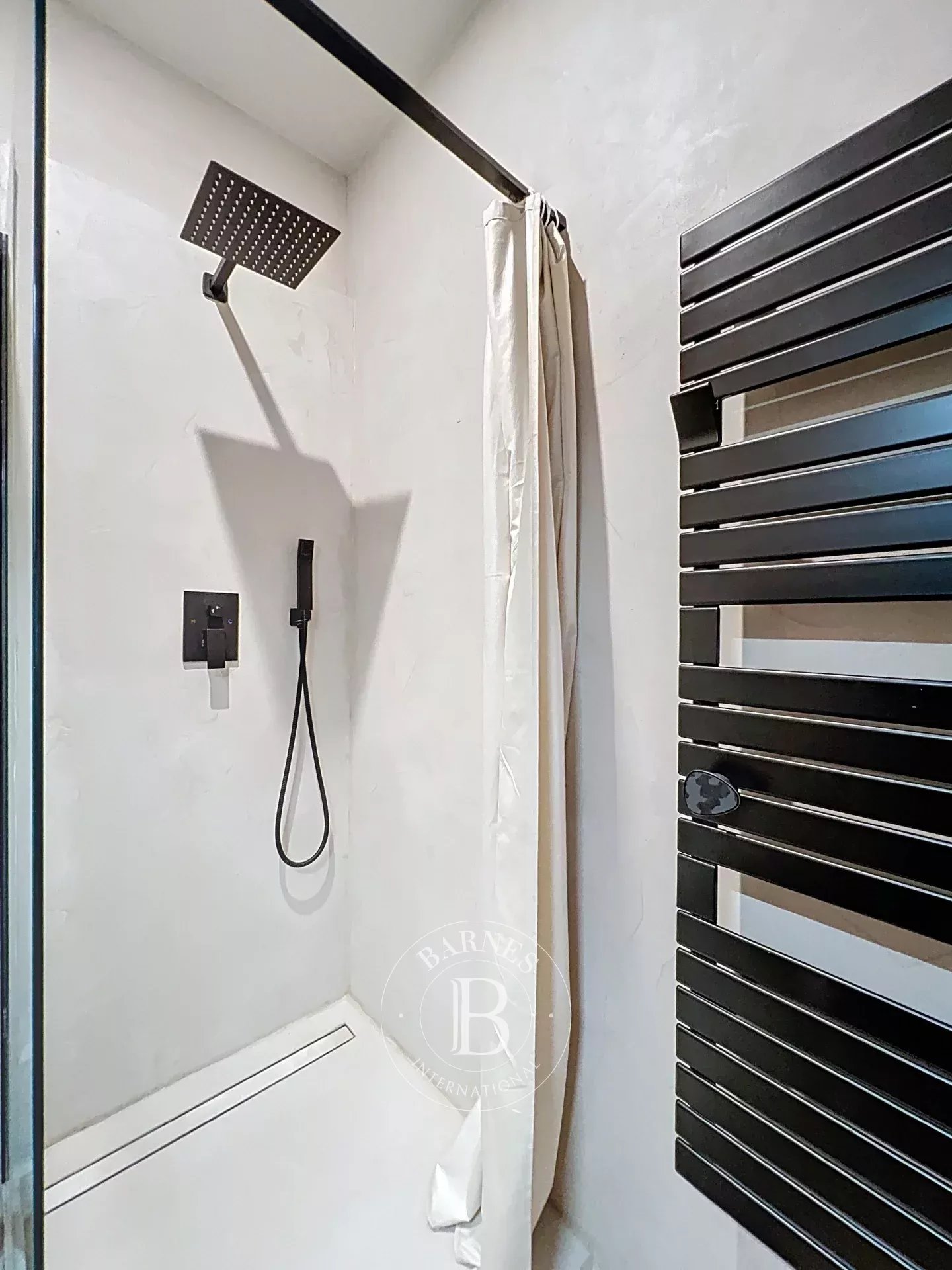 PARIS VII - FLAT - 2 BEDROOMS - 3 PEOPLE picture 6