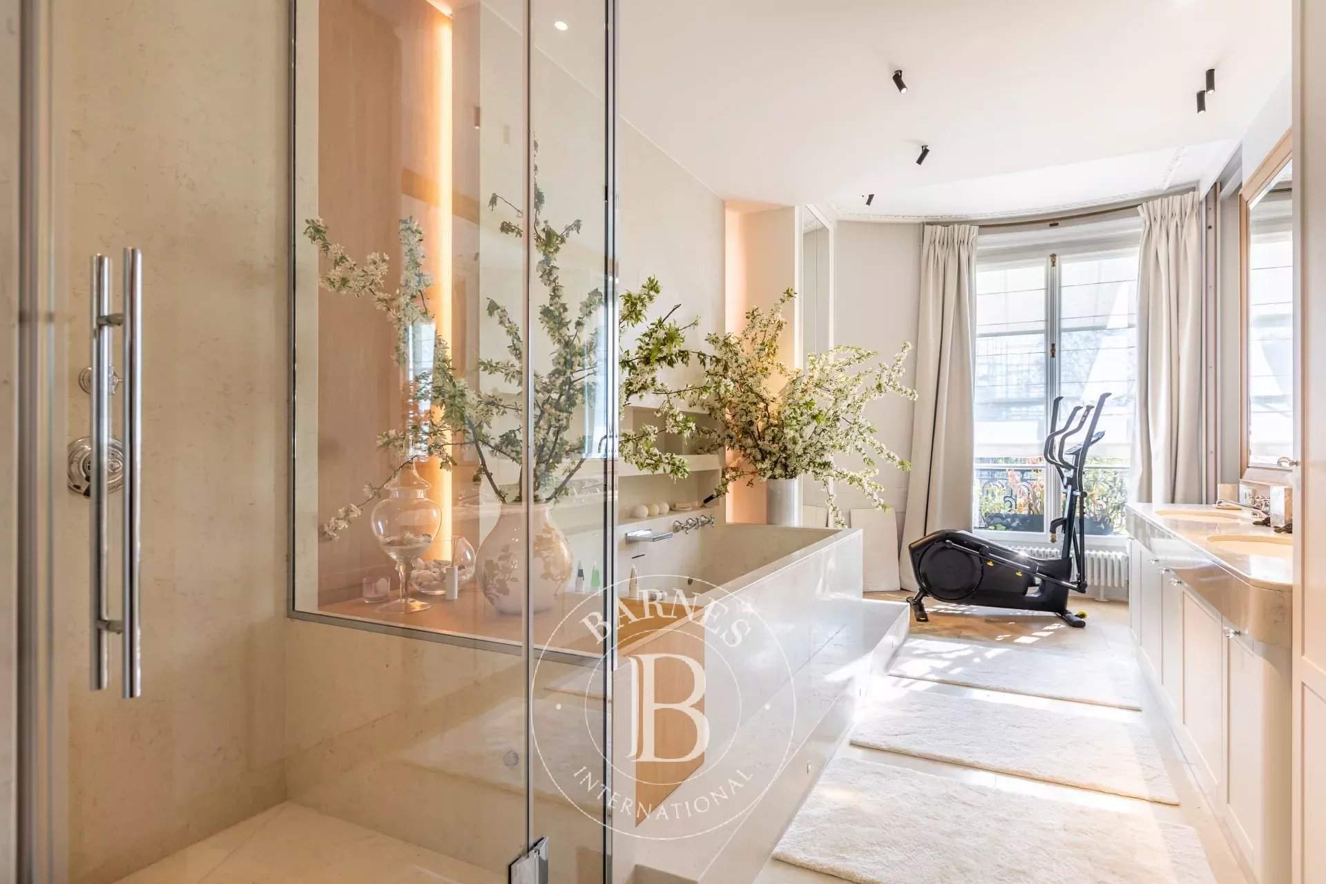 Paris  - Appartement  2 Chambres - picture 12