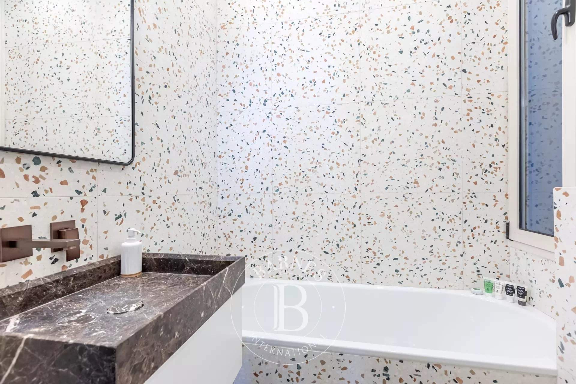 Paris  - Apartment 3 Bedrooms - picture 17