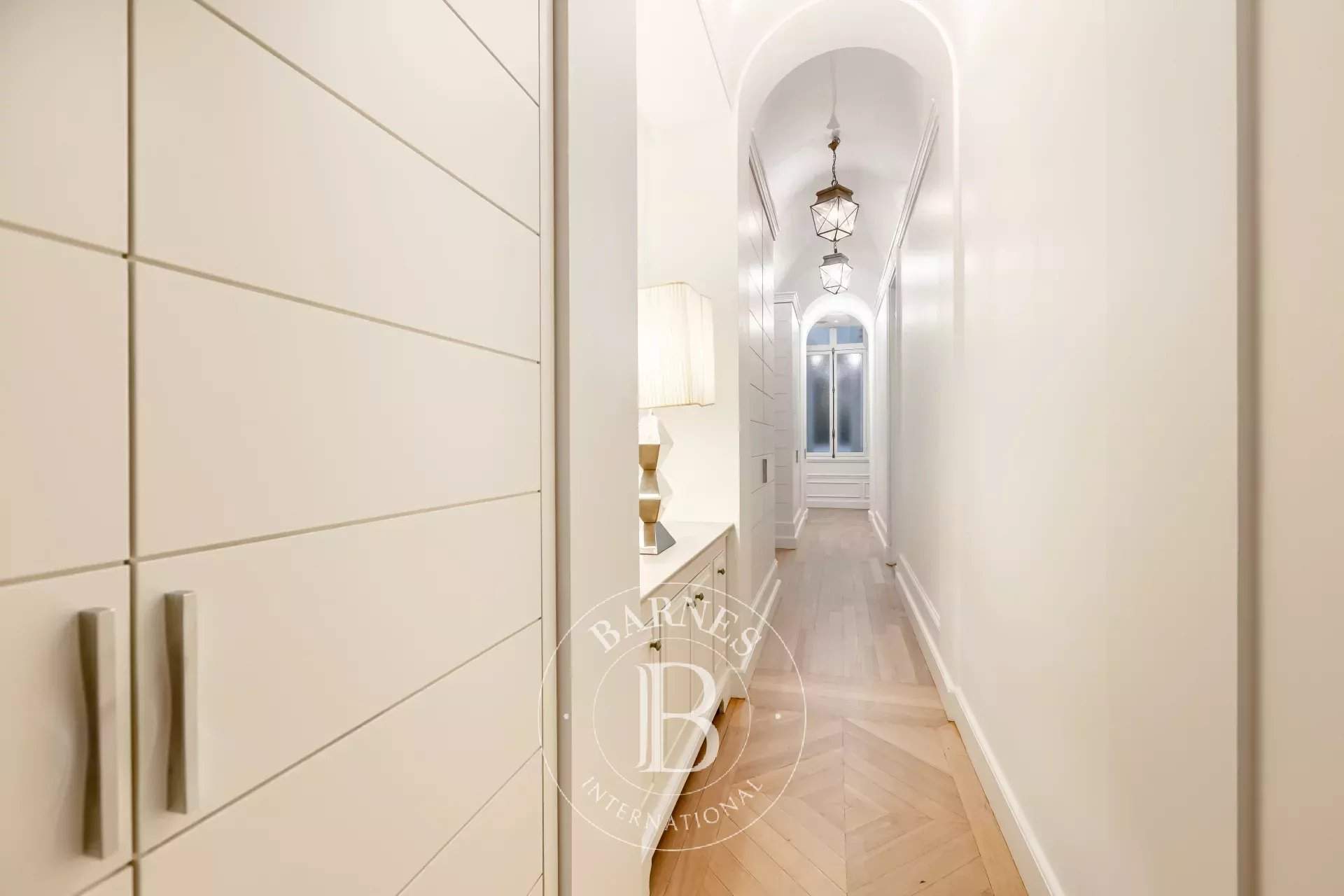 PARIS 16 - APARTMENT - 4/5 BEDROOMS picture 18