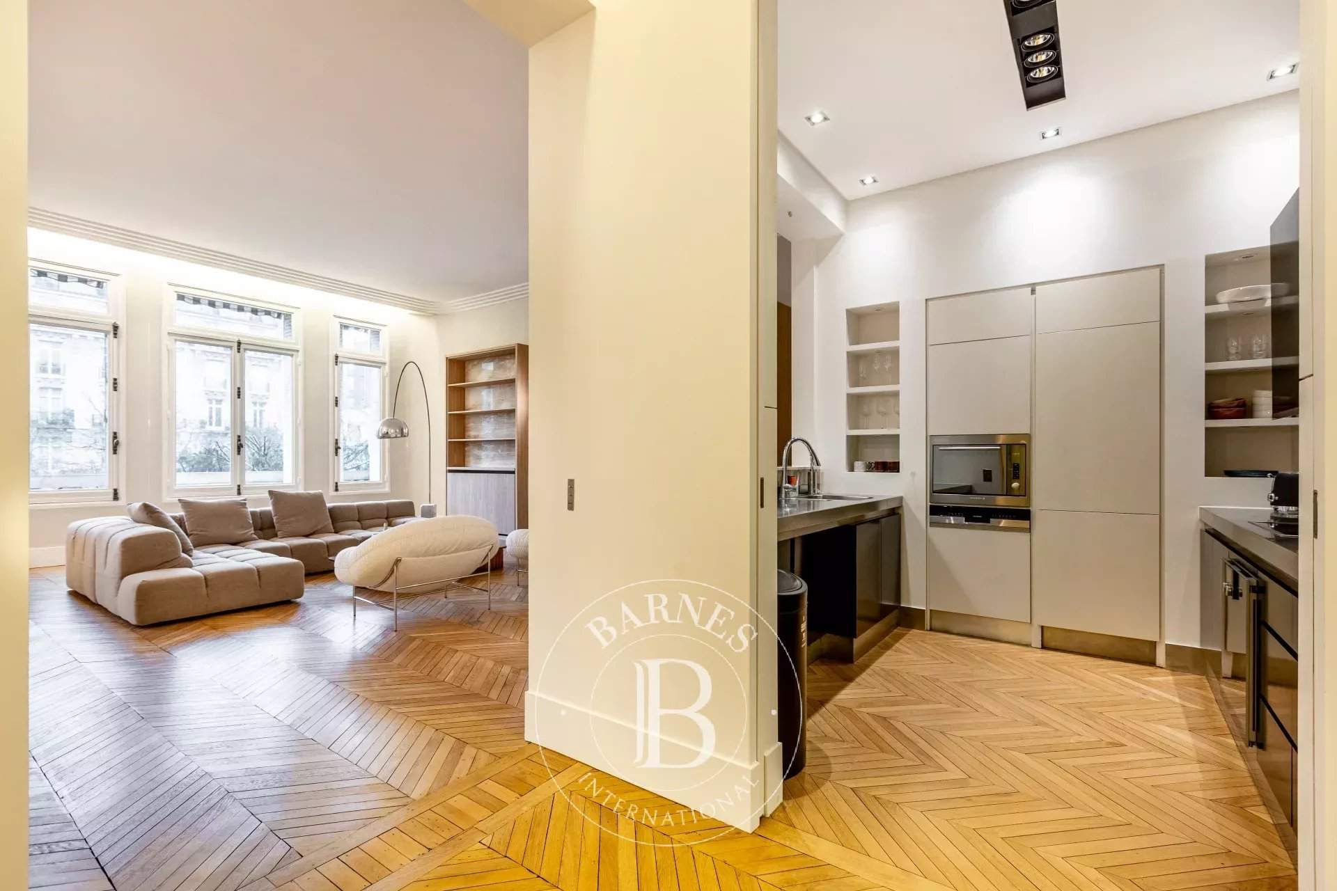 The short-term rental service at BARNES presents this property : picture 8