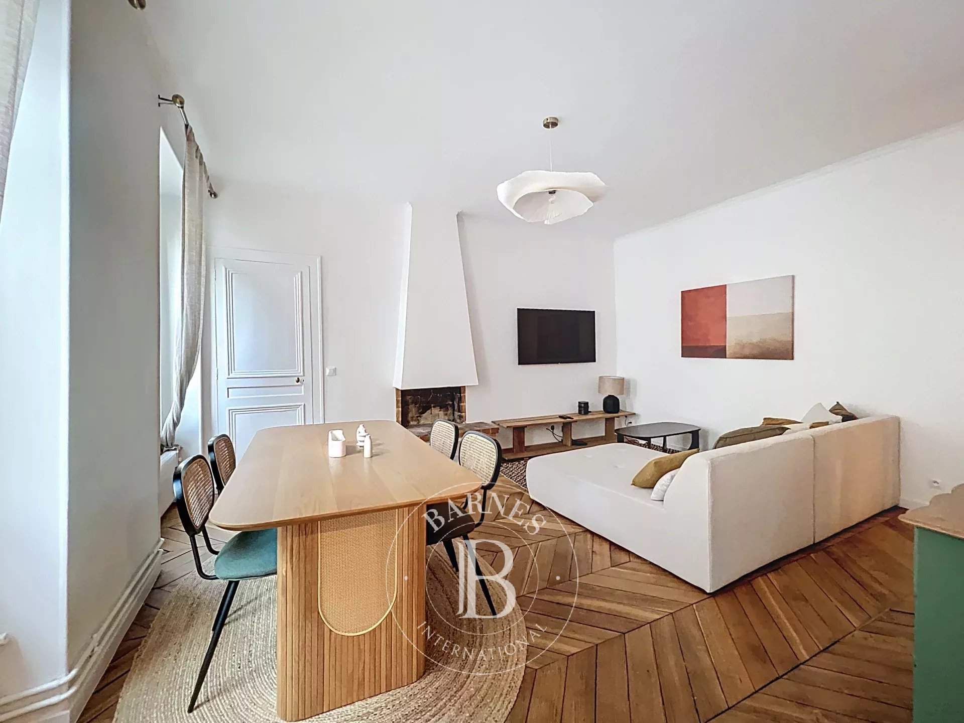 PARIS VII - FLAT - 2 BEDROOMS - 3 PEOPLE picture 1