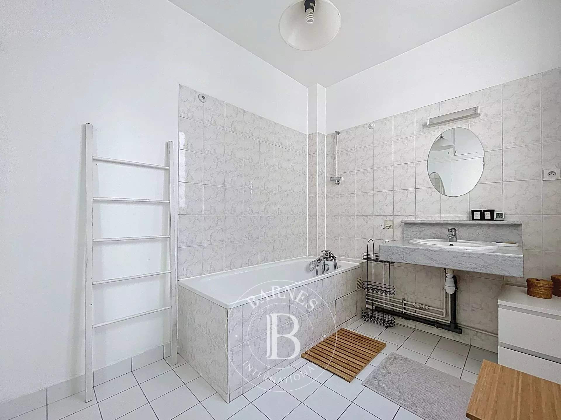 The short-term rental service at BARNES presents this property : picture 10