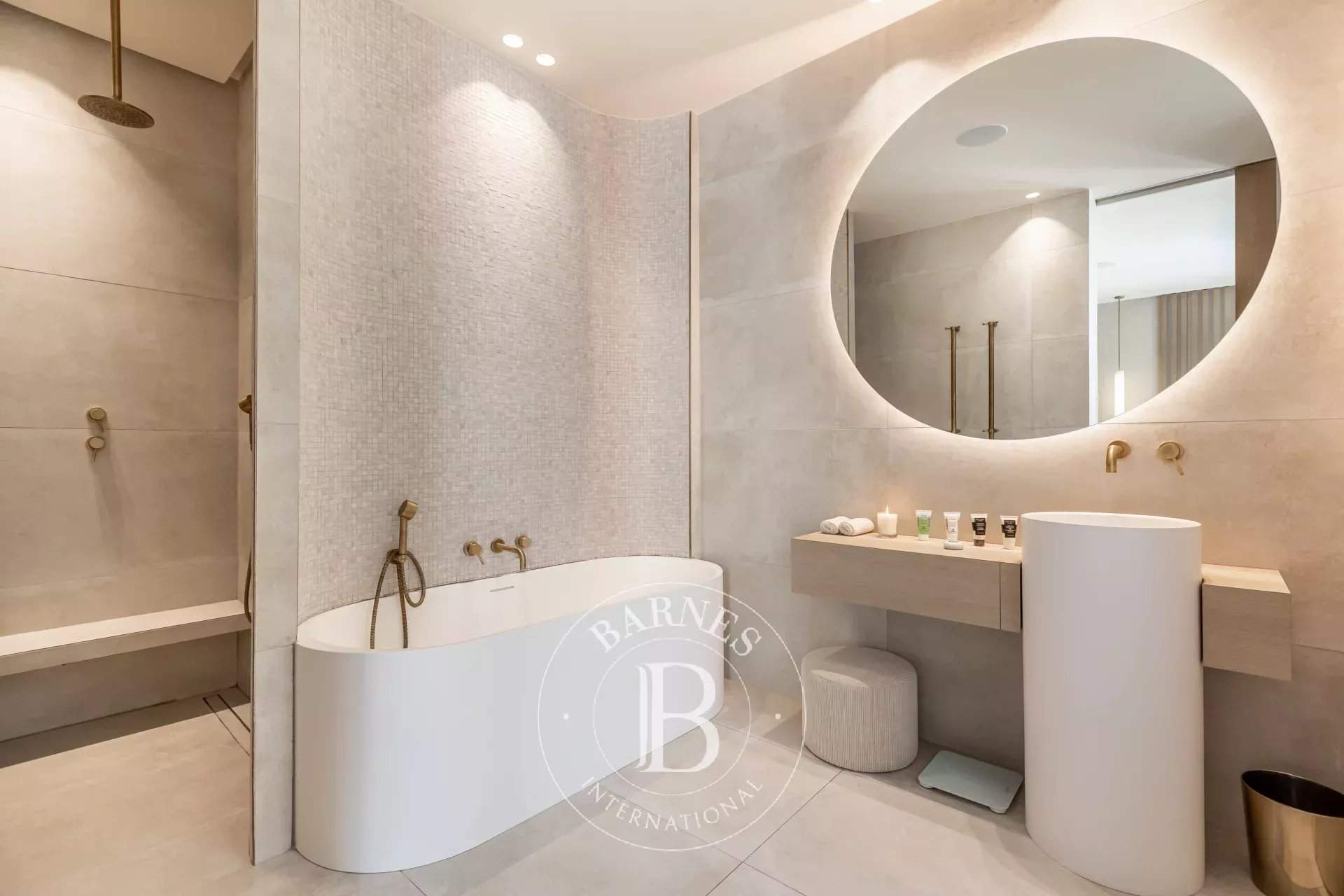 Paris  - Triplex  6 Chambres - picture 7