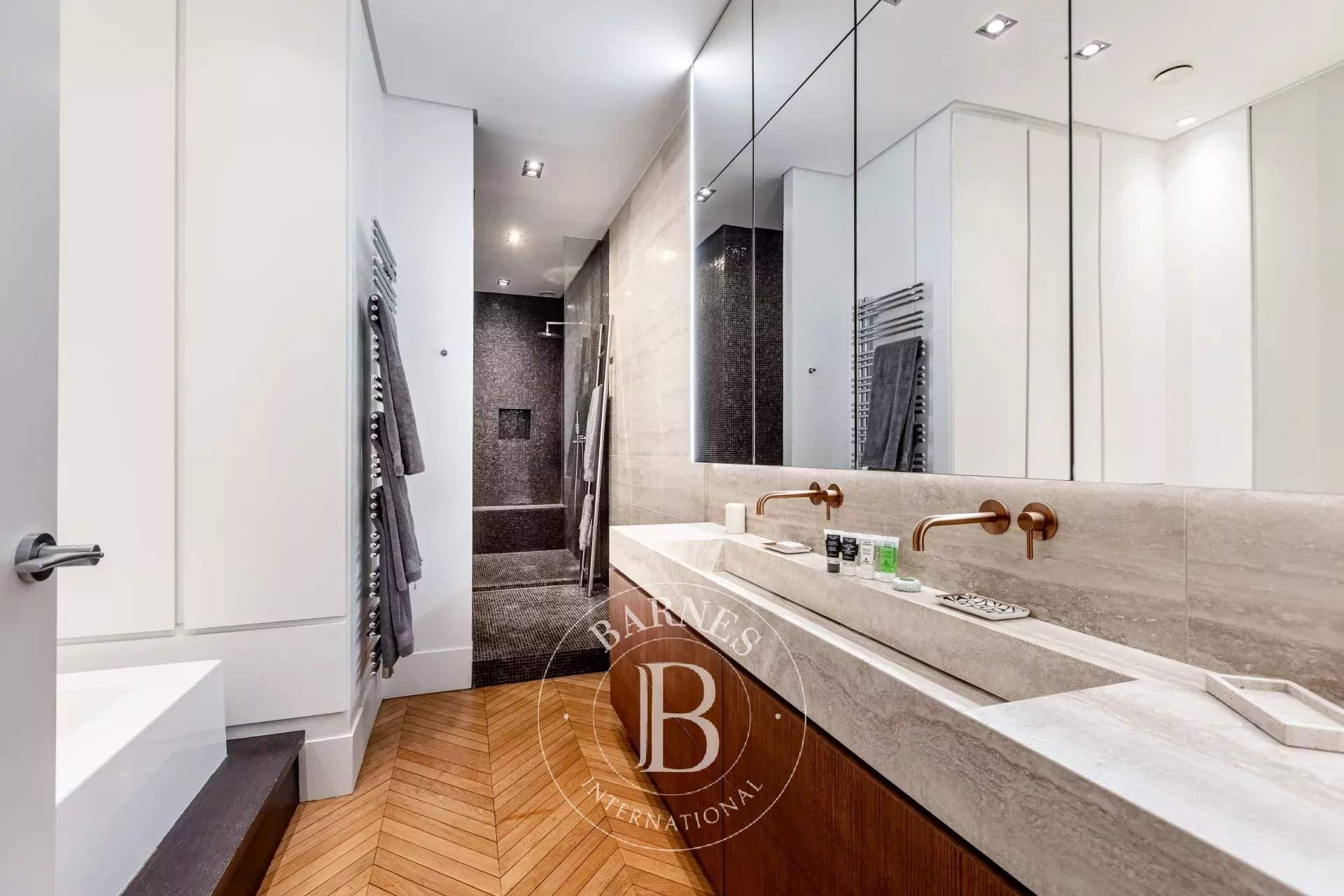 The short-term rental service at BARNES presents this property : picture 13