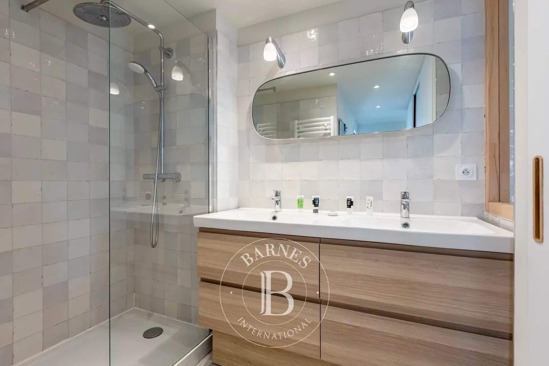 Issy-les-Moulineaux  - Duplex  2 Chambres - picture 11