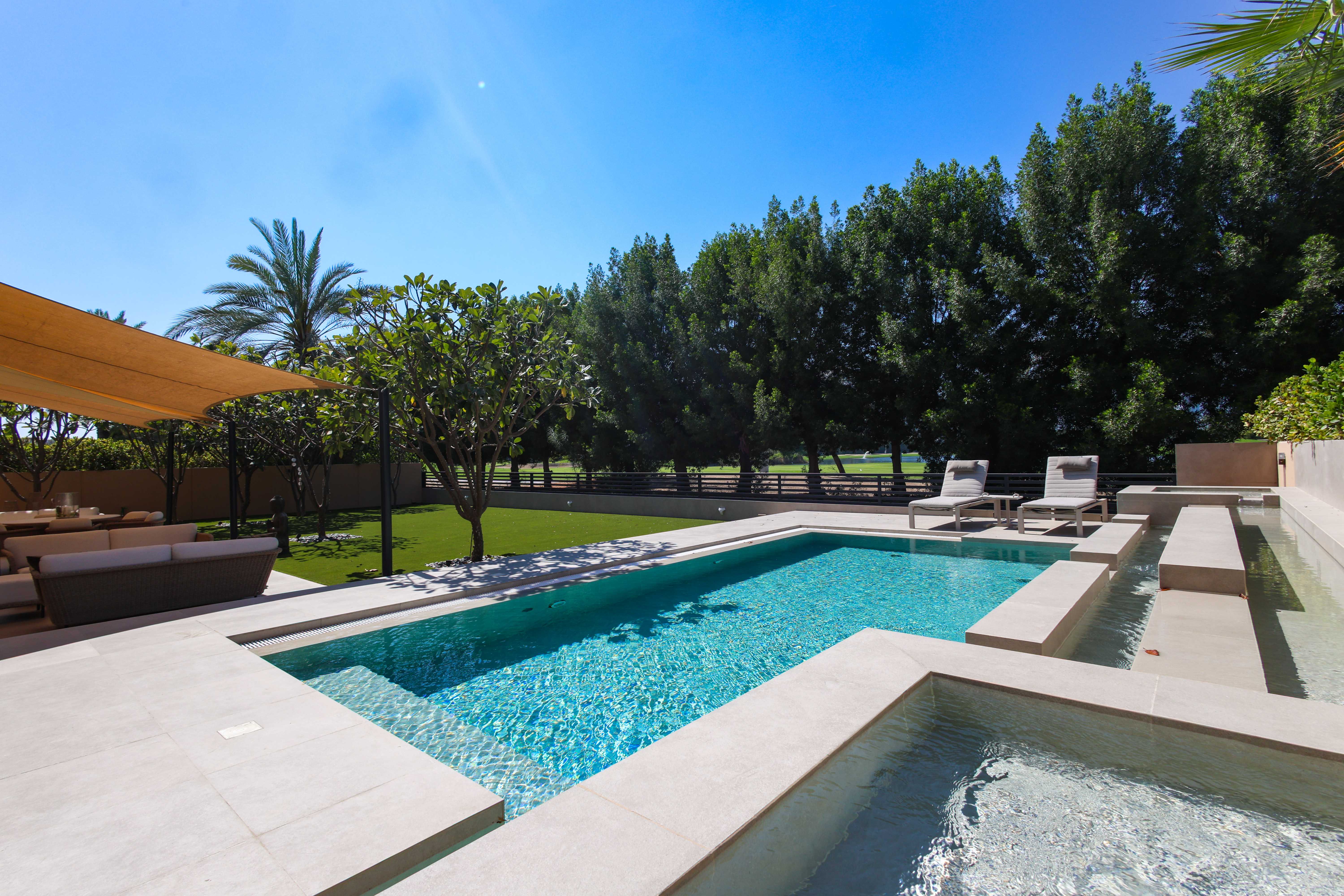 Villa The Lakes
