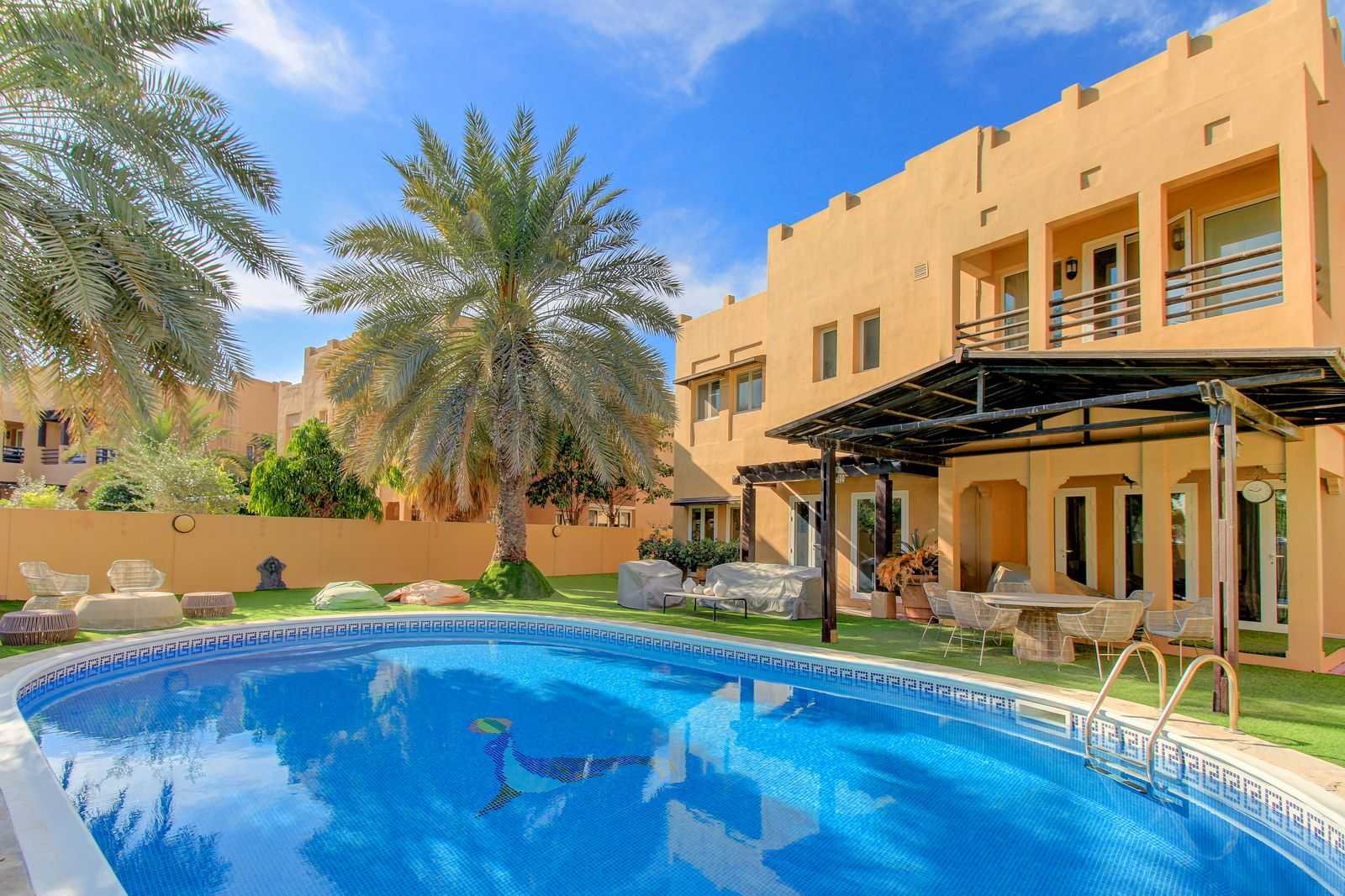 Villa The Lakes  -  ref AE-APG-6396 (picture 1)
