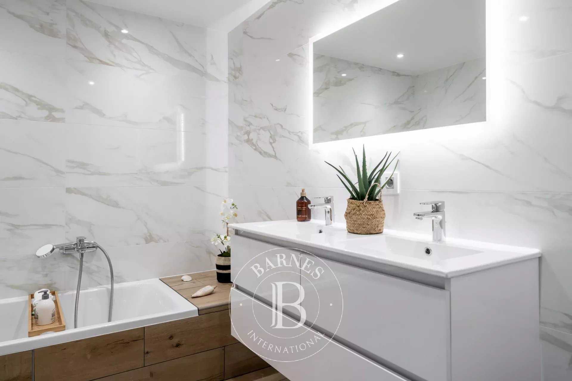 Mandelieu-la-Napoule  - Appartement 3 Pièces 2 Chambres