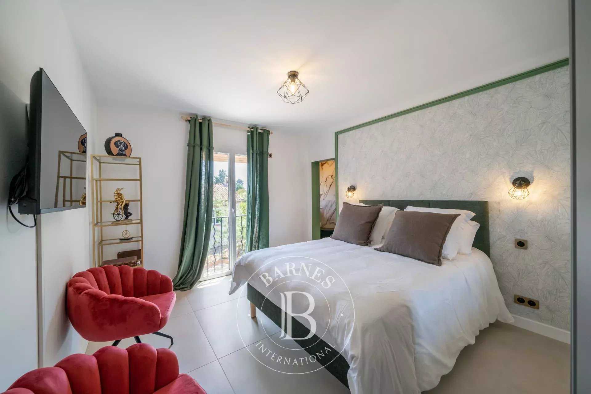Mandelieu-la-Napoule  - Villa  5 Chambres