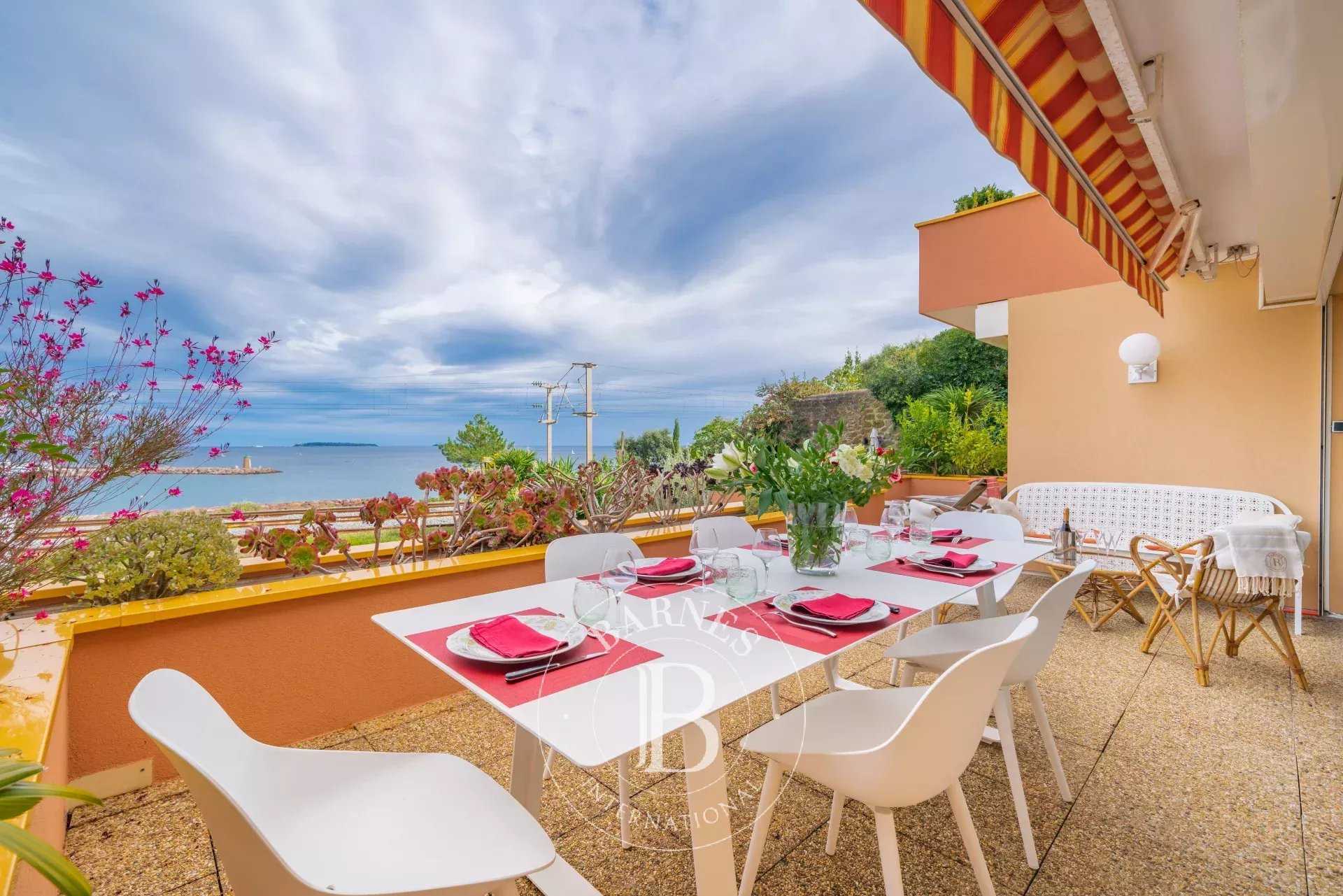 Mandelieu-la-Napoule  - Appartement 3 Pi&egrave;ces 2 Chambres