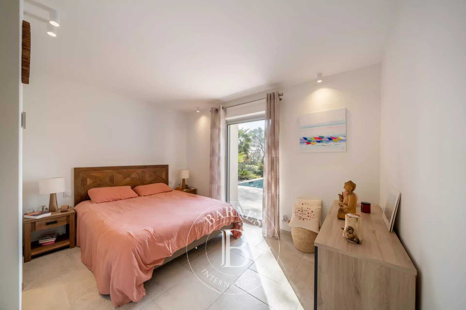 Saint-Raphaël  - Villa 9 Pi&egrave;ces 4 Chambres