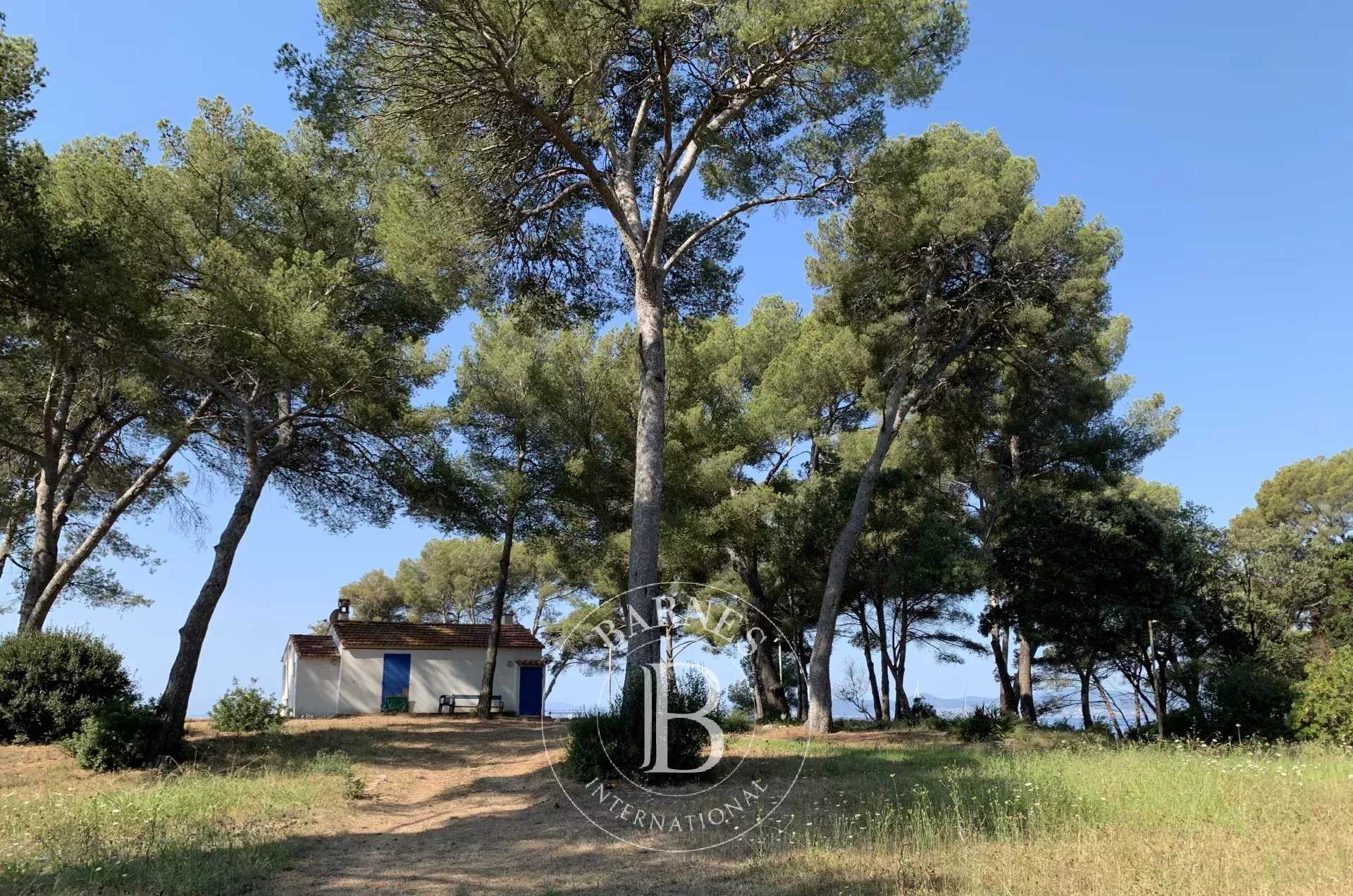 Saint-Raphaël  - Terrain constructible 