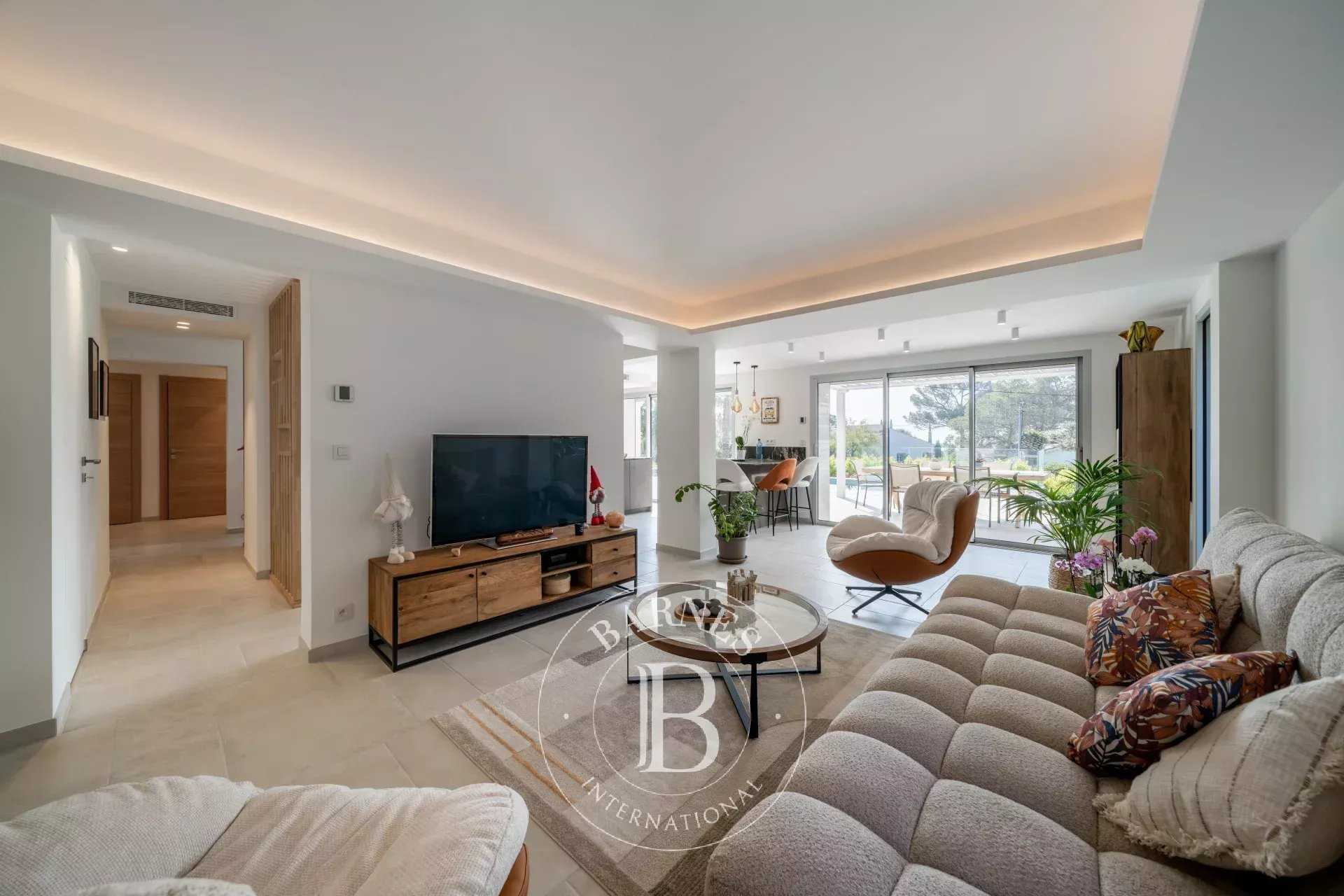 Saint-Raphaël  - Villa 9 Pi&egrave;ces 4 Chambres