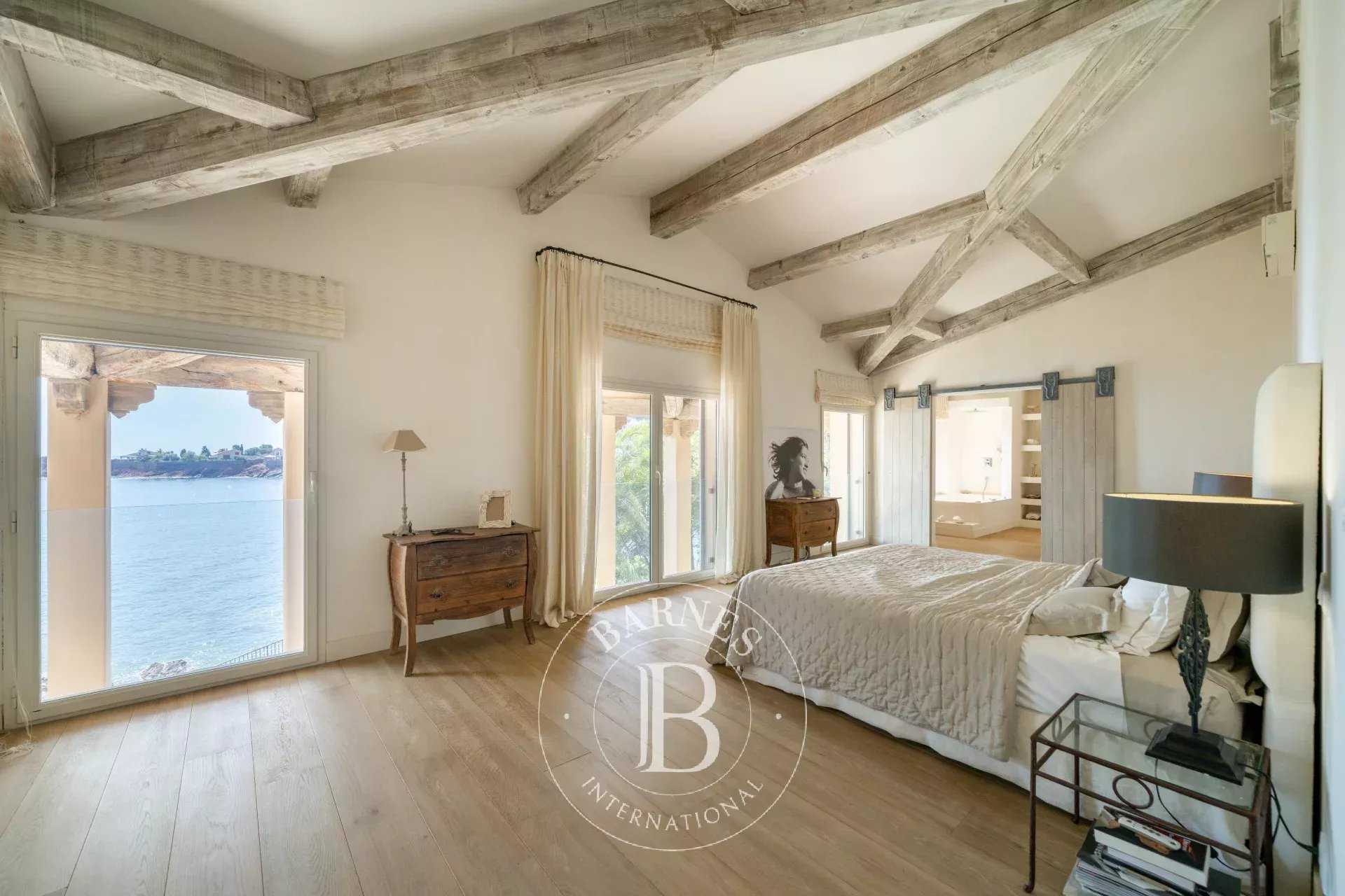 Saint-Raphaël  - Villa 5 Bedrooms