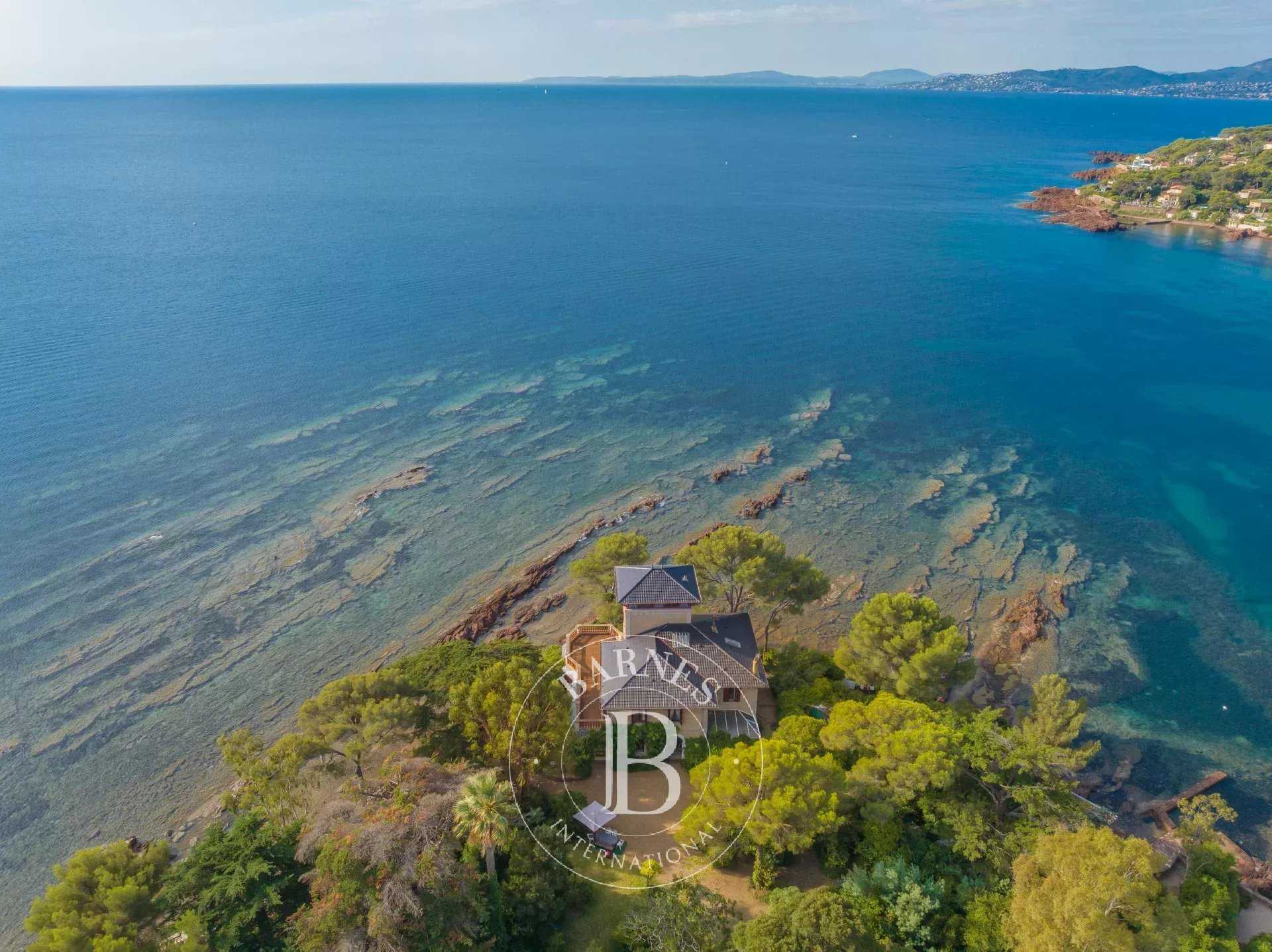 Saint-Raphaël  - Villa 18 Pi&egrave;ces 8 Chambres