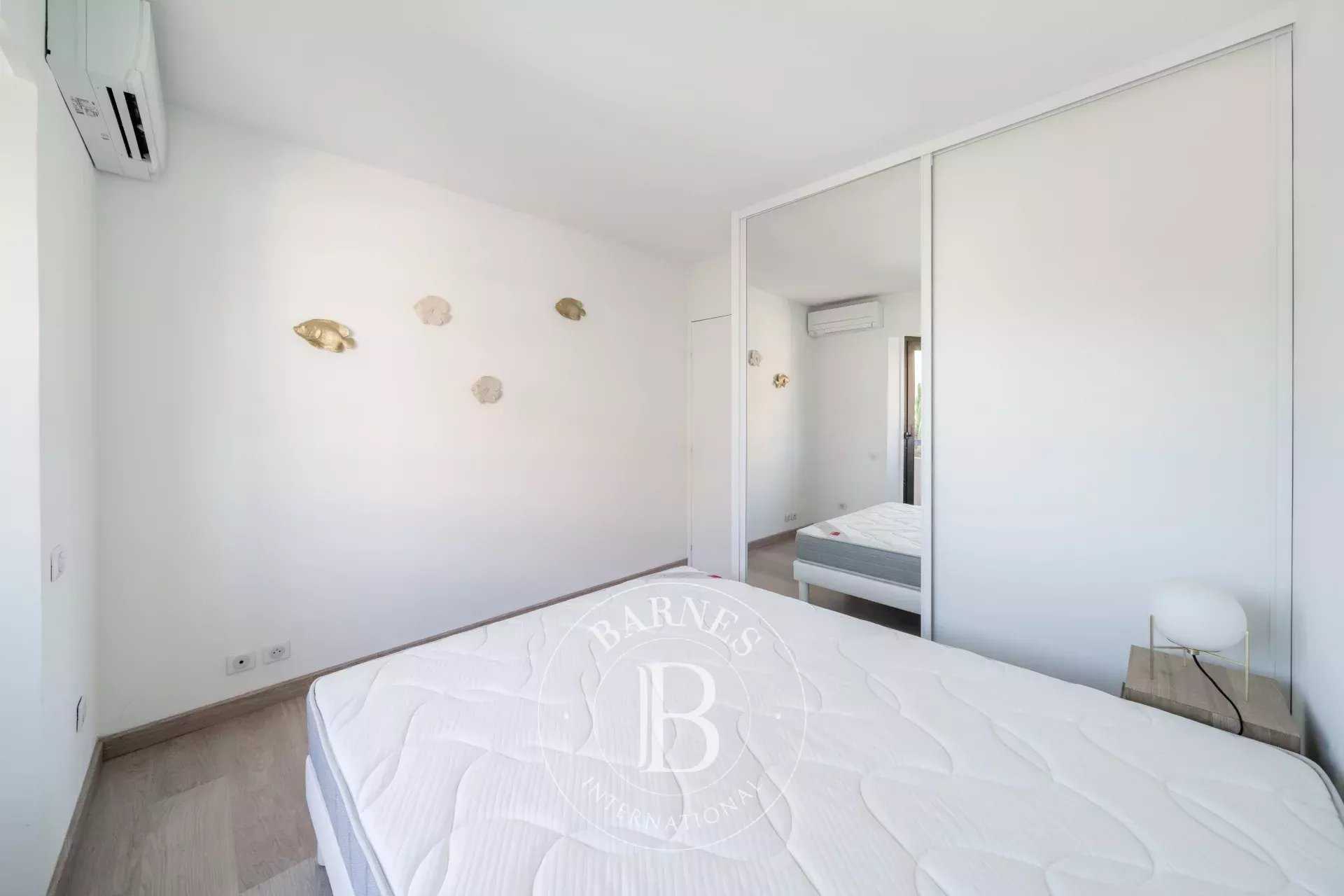Mandelieu-la-Napoule  - Piso 2 Cuartos, 1 Habitacion