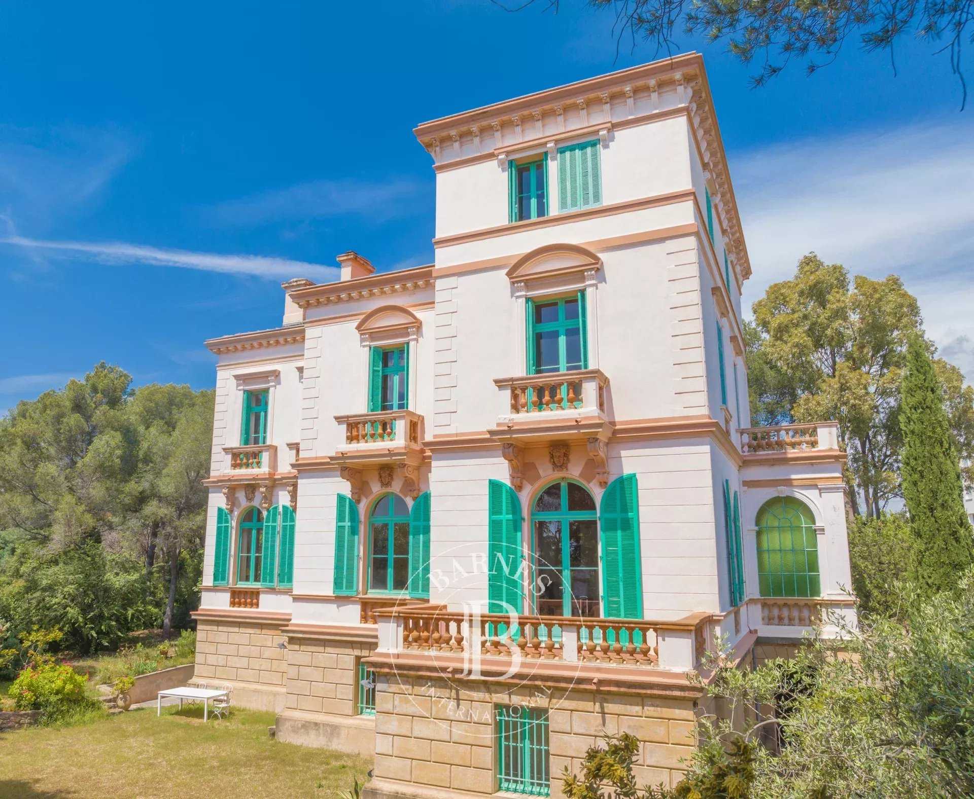 Villa Saint-Raphaël  -  ref 85940796 (picture 1)