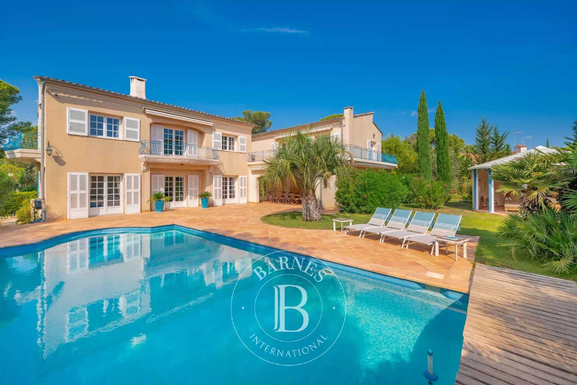 Villa Saint-Raphaël  -  ref 85160642 (picture 1)