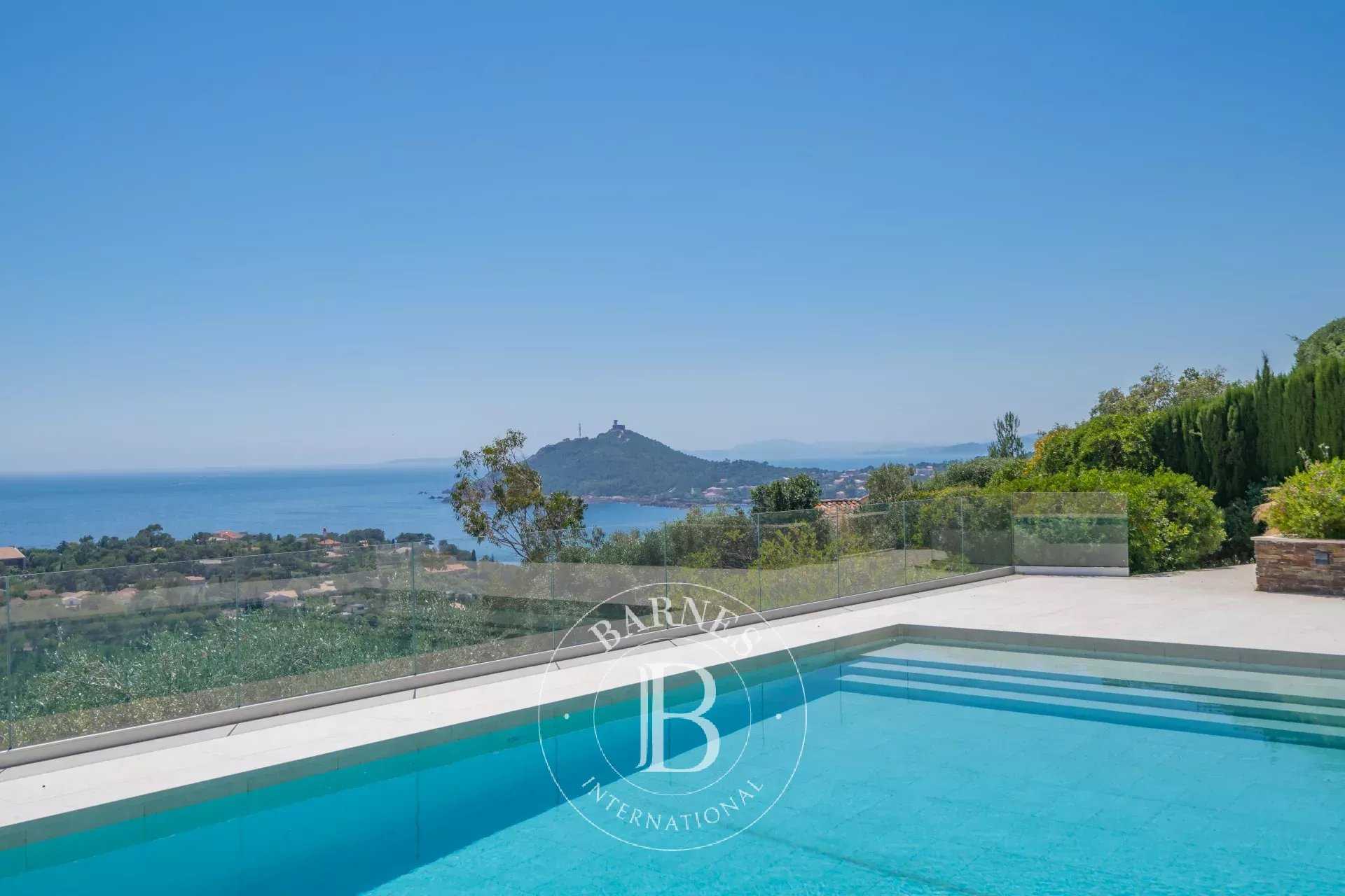 Villa Saint-Raphaël  -  ref 87060539 (picture 2)