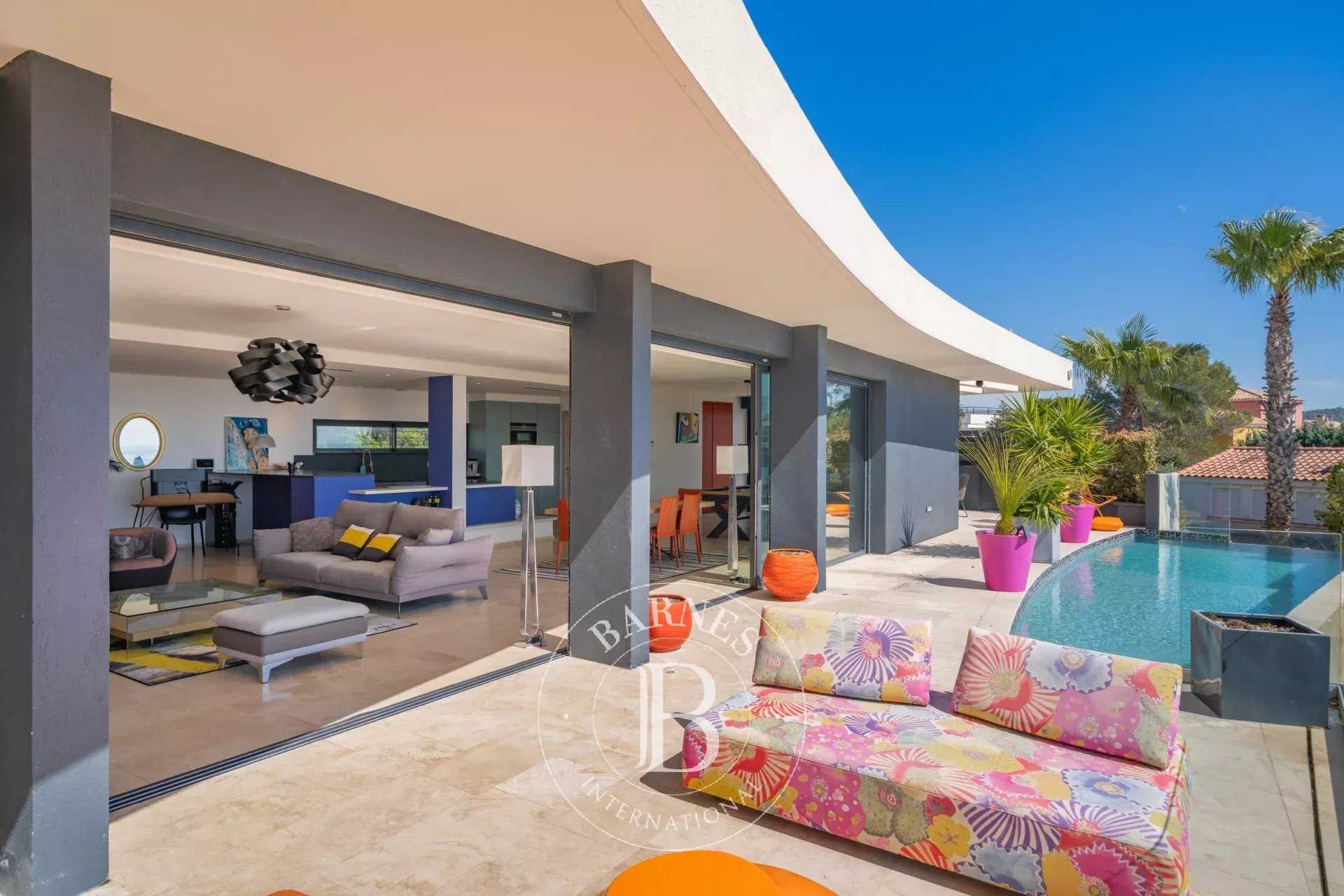 Villa Saint-Raphaël  -  ref 86868837 (picture 3)