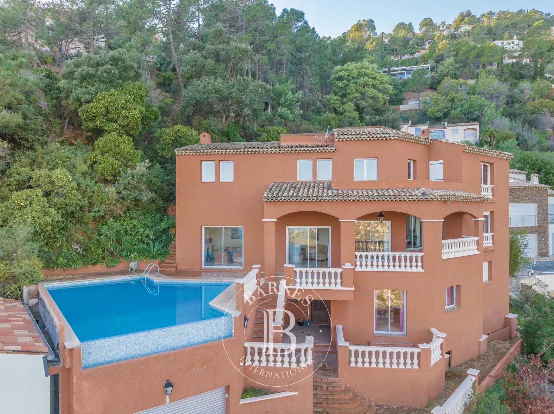 Villa Théoule-sur-Mer  -  ref 86485200 (picture 2)