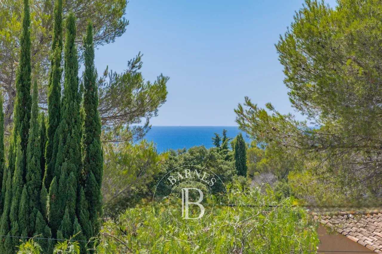 Villa Saint-Raphaël  -  ref 86138058 (picture 1)