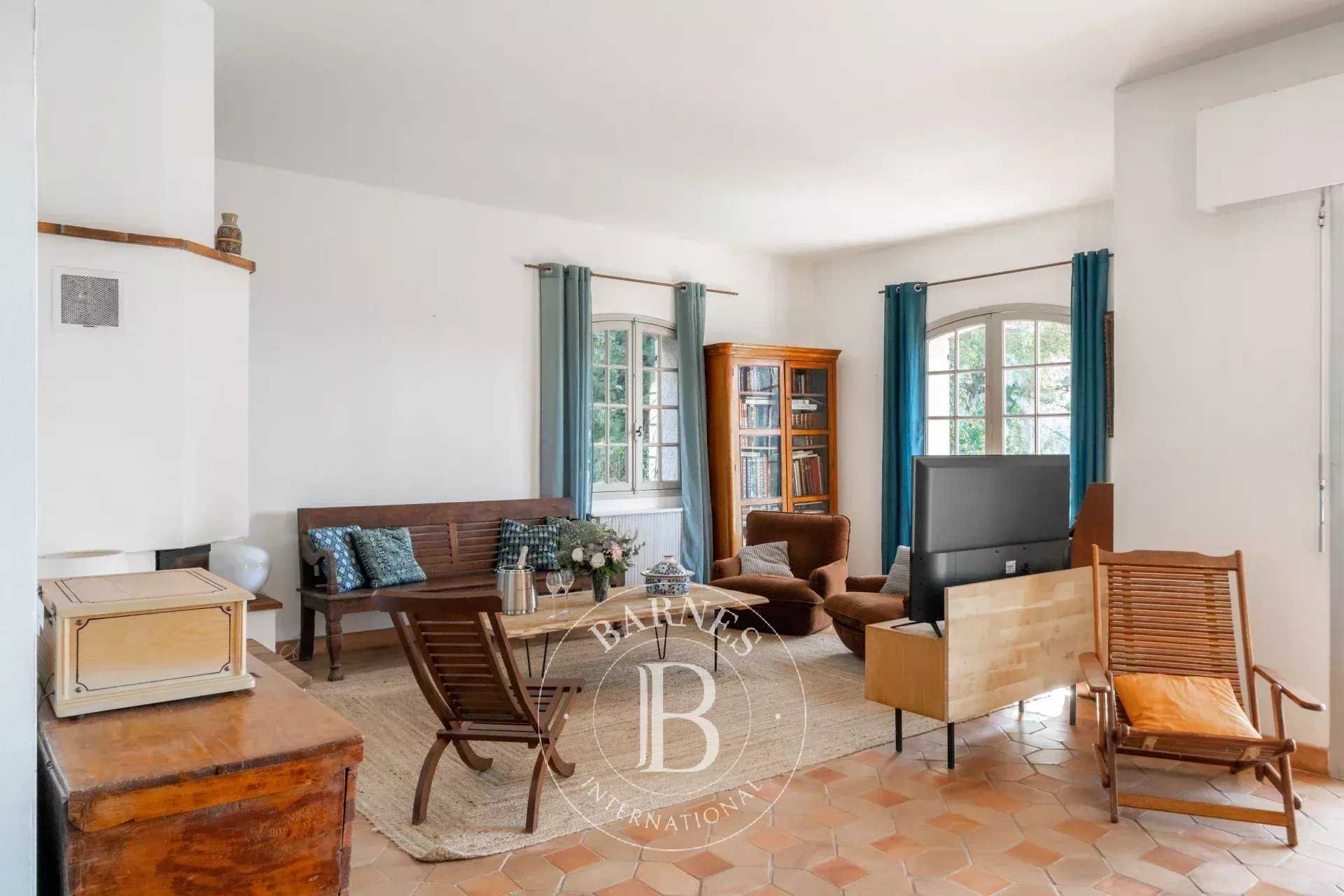 Villa Saint-Raphaël  -  ref 85638241 (picture 2)