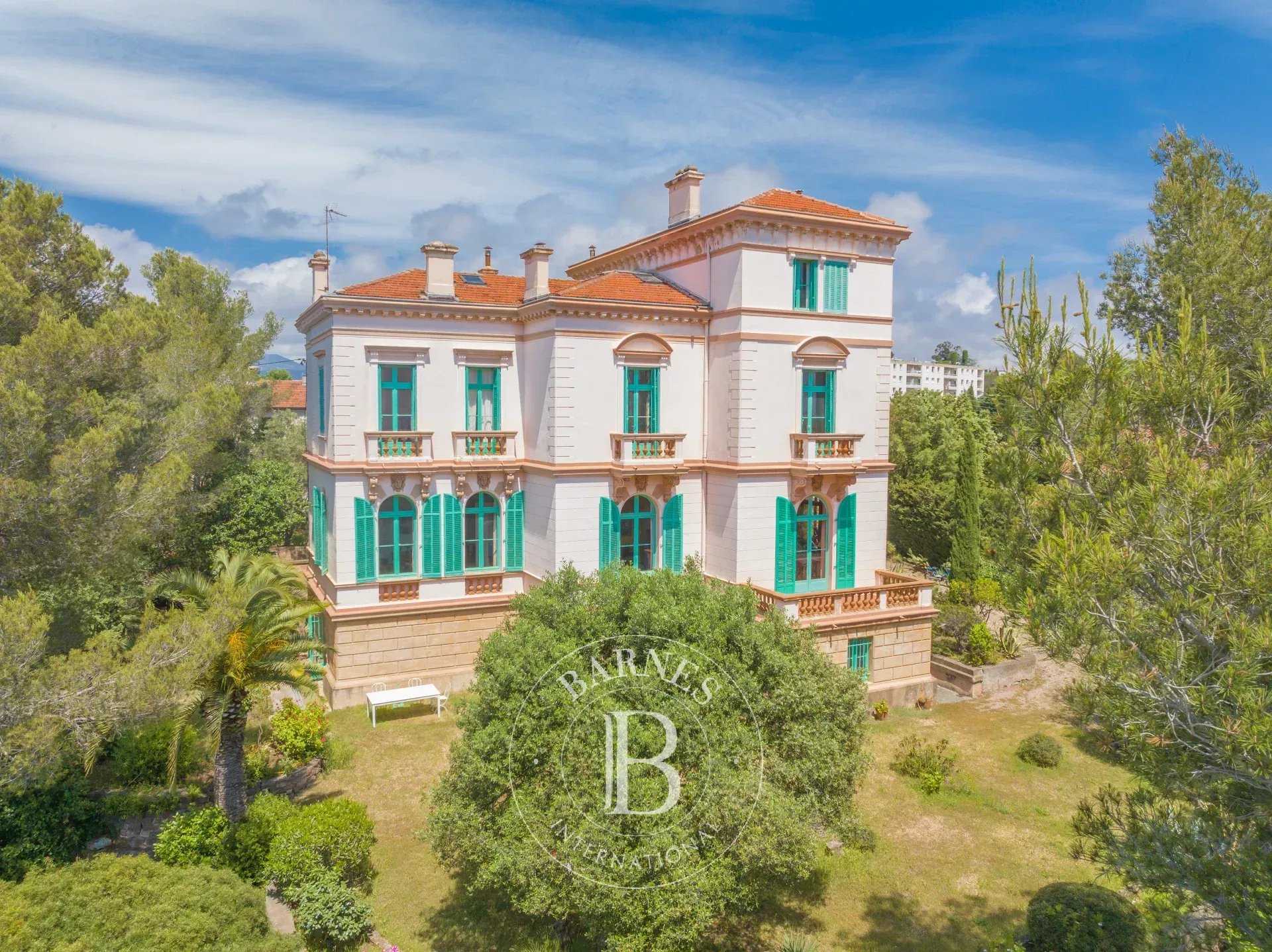 Villa Saint-Raphaël  -  ref 85940796 (picture 1)