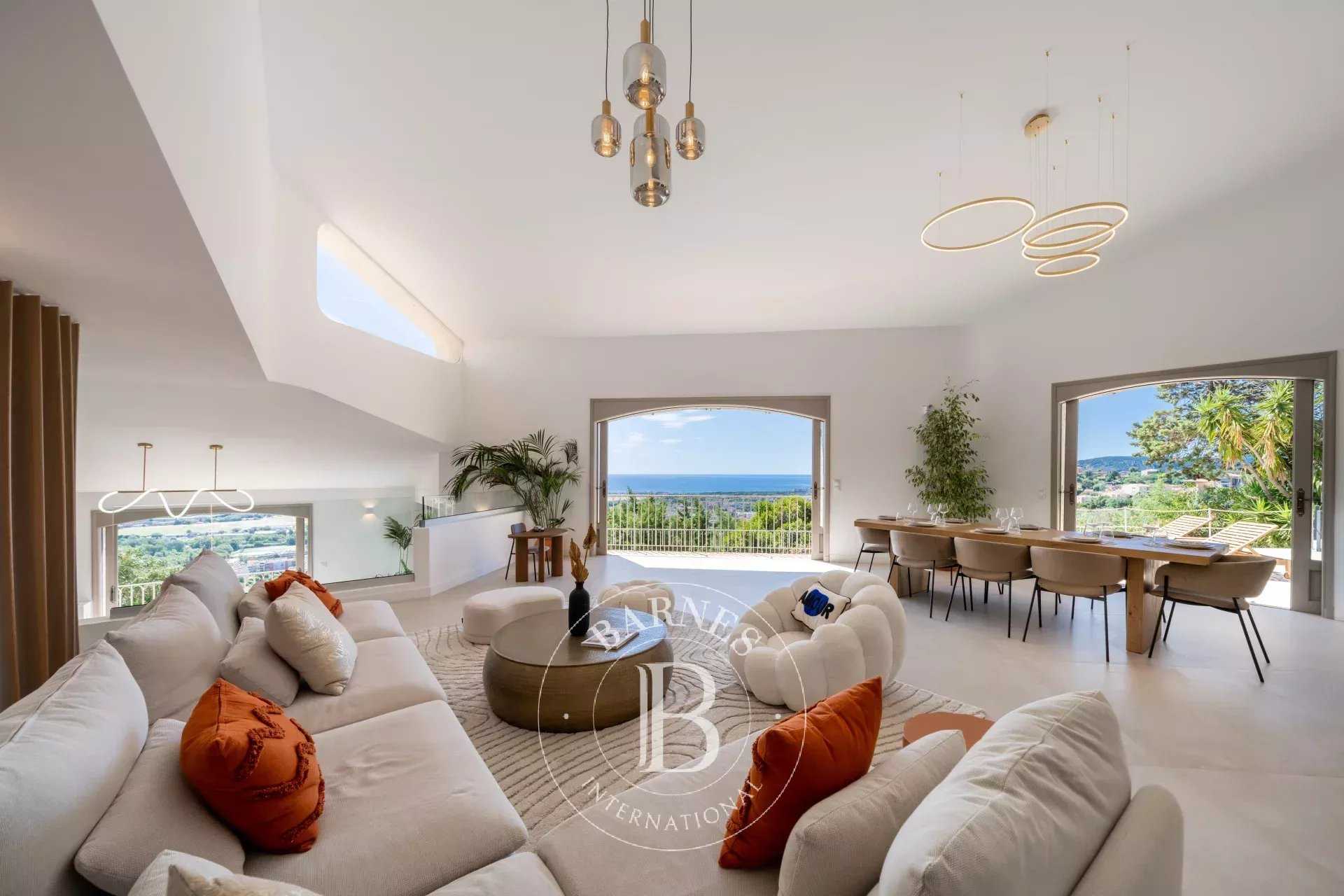 Villa Mandelieu-la-Napoule  -  ref 84055516 (picture 1)