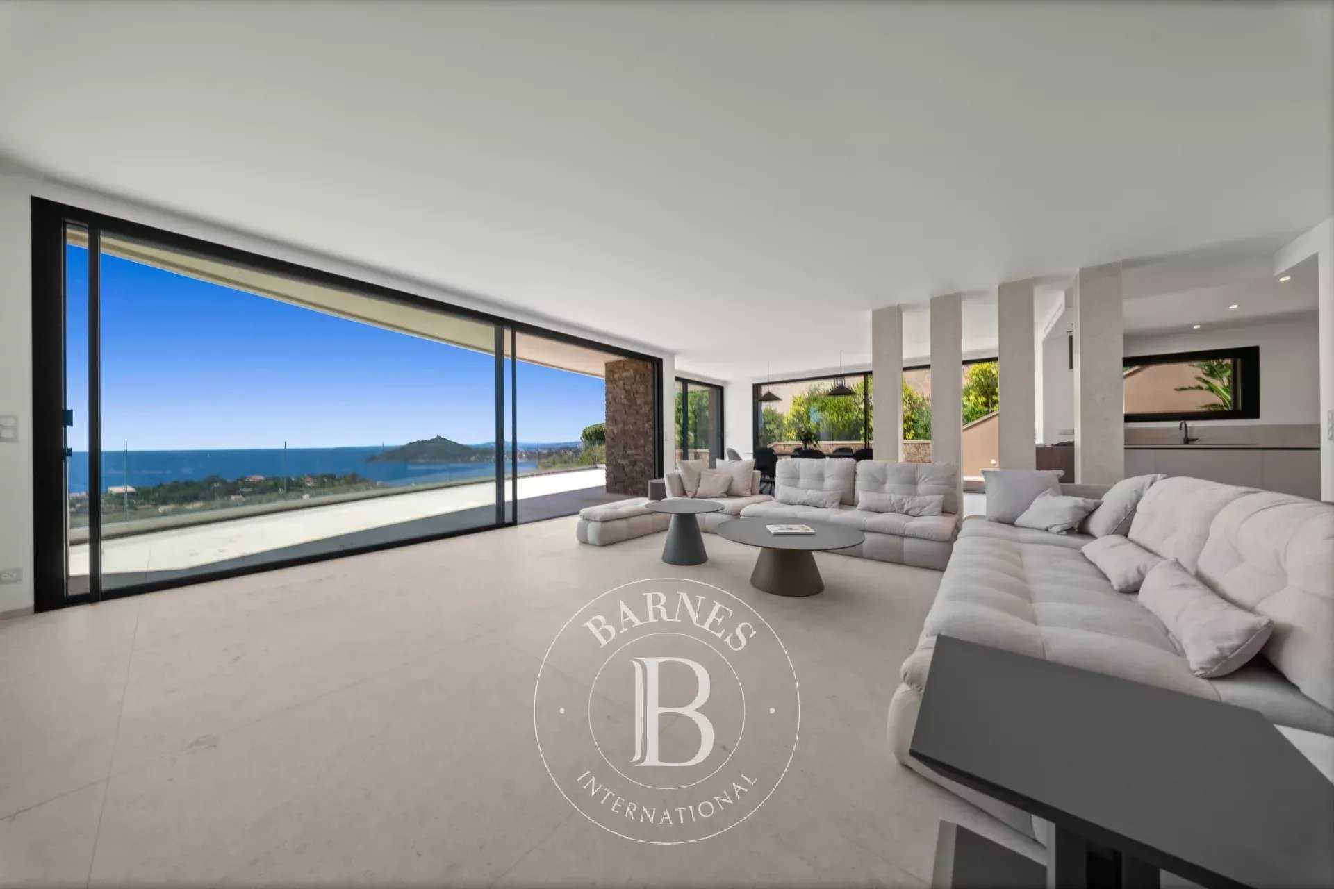 Villa Saint-Raphaël  -  ref 86922373 (picture 3)