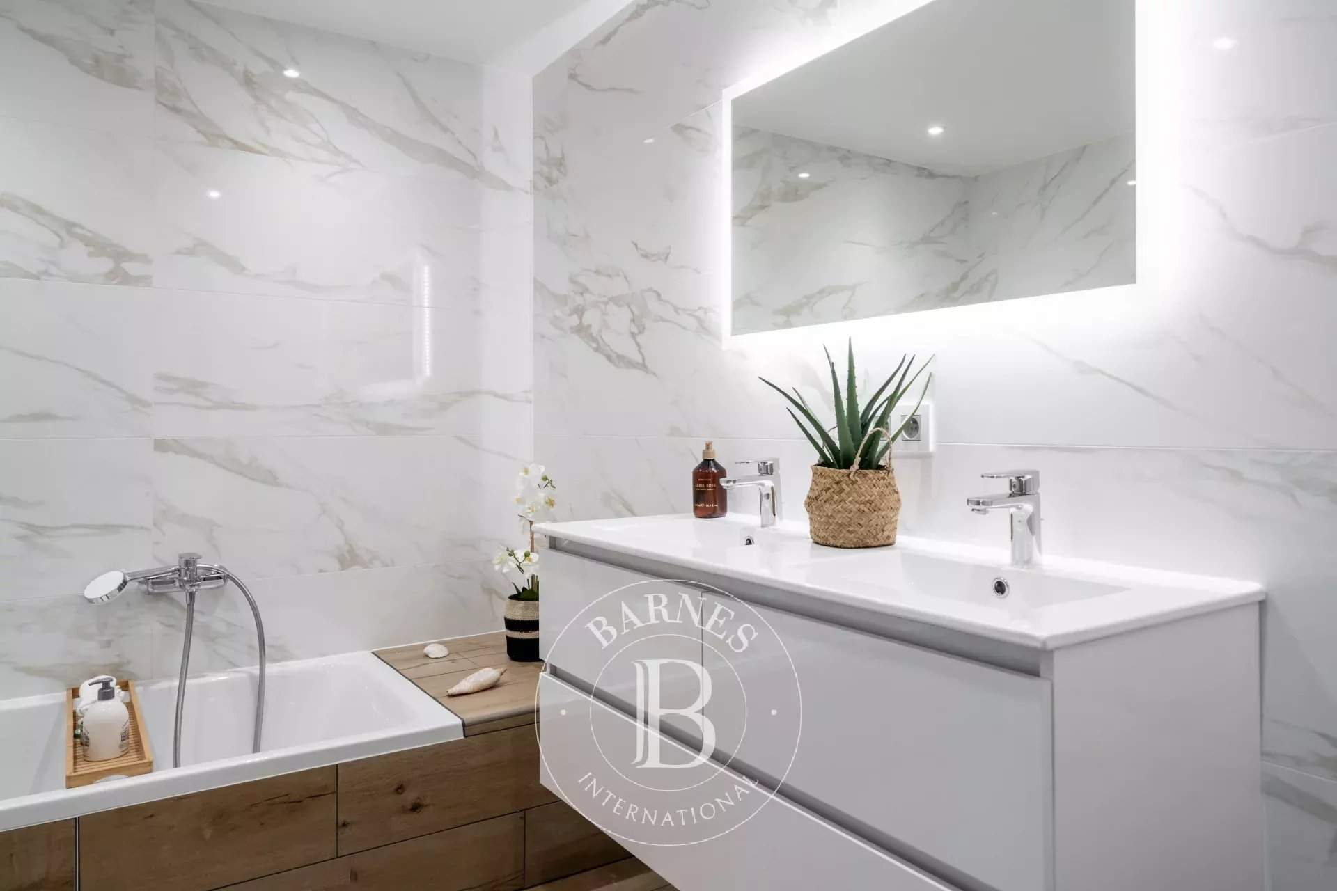 Mandelieu-la-Napoule  - Appartement 3 Pièces 2 Chambres - picture 3