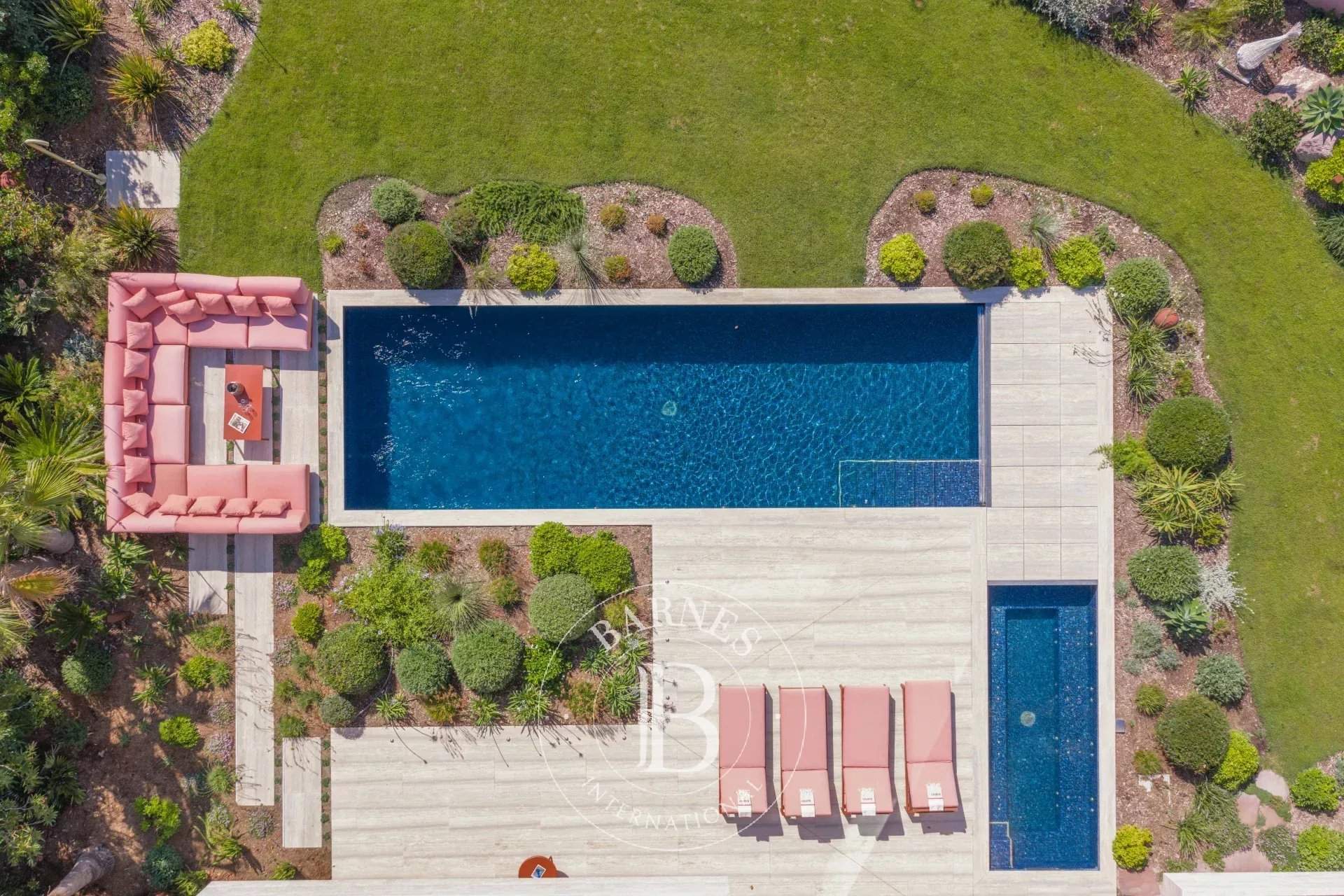 MANDELIEU-LA-NAPOULE - WATERFRONT CONTEMPORARY VILLA - PANORAMIC SEA VIEW picture 11
