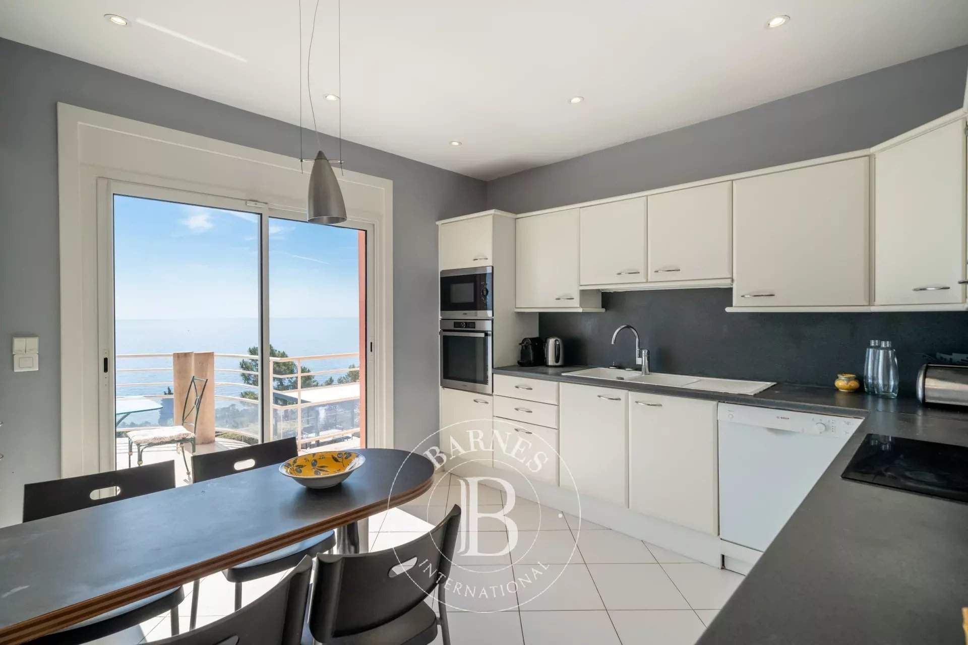 Théoule-sur-Mer  - Villa 10 Pi&egrave;ces 7 Chambres - picture 4