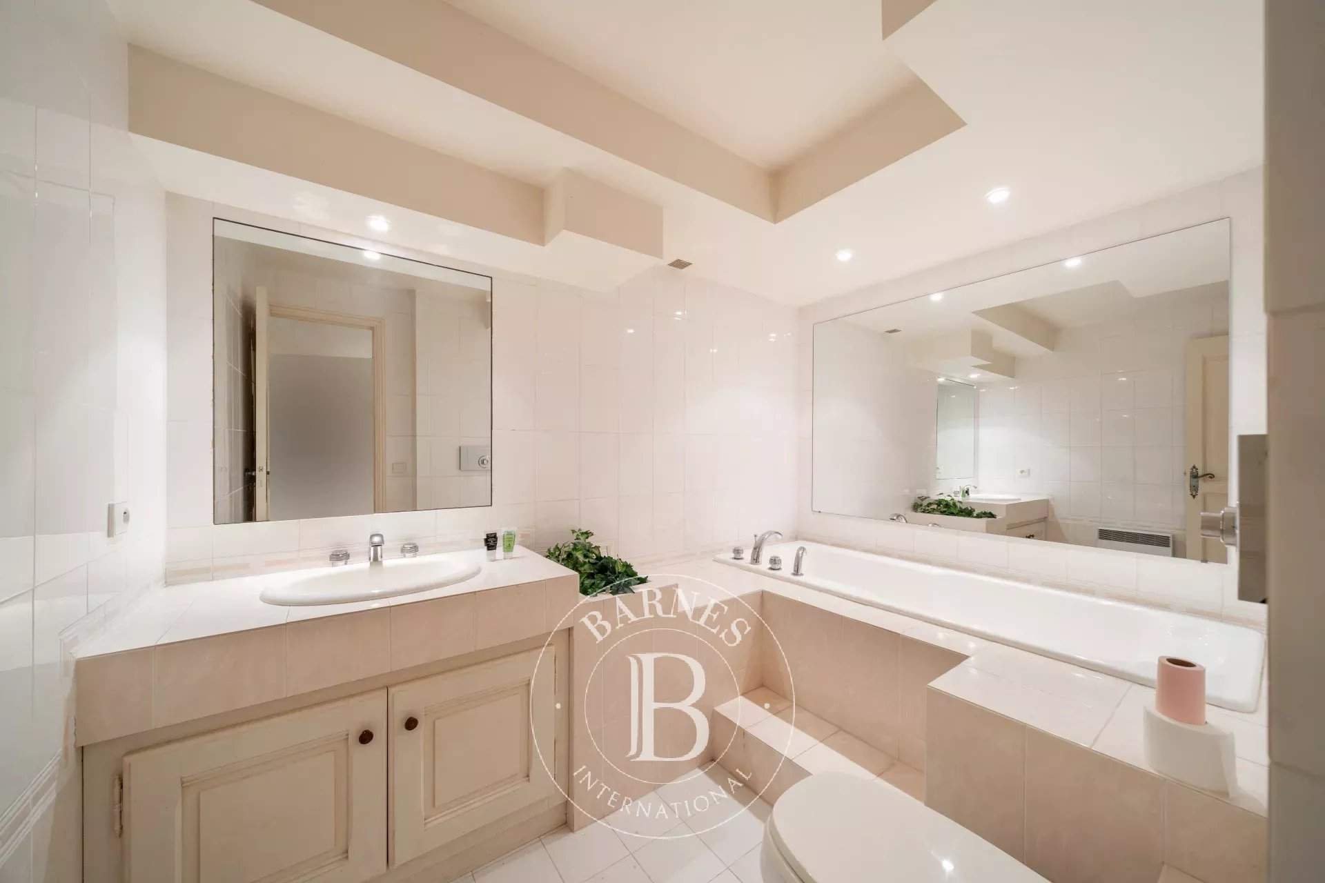 Théoule-sur-Mer  - Villa 7 Pi&egrave;ces 5 Chambres - picture 11