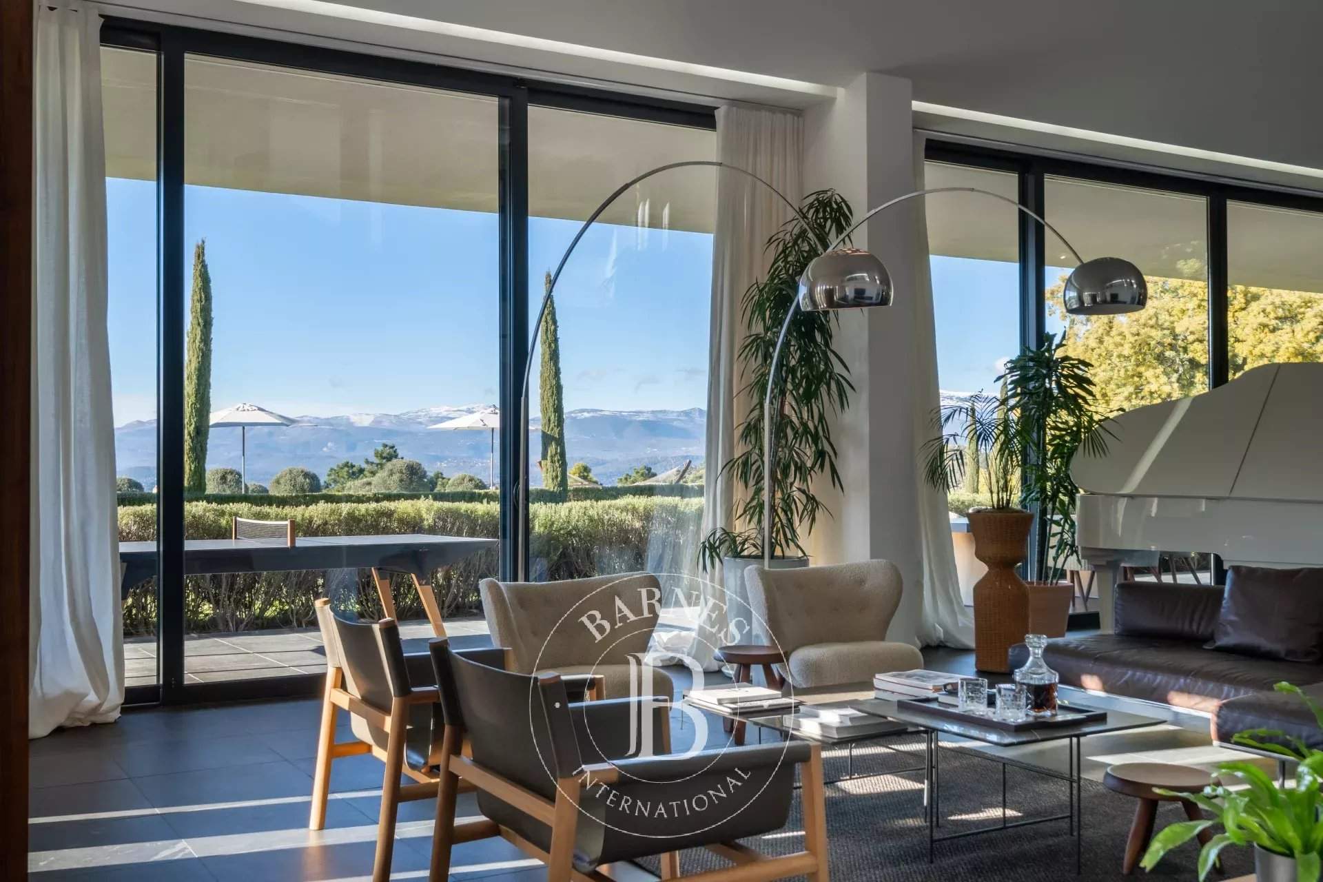 Mandelieu-la-Napoule  - Villa 8 Pi&egrave;ces 6 Chambres - picture 4