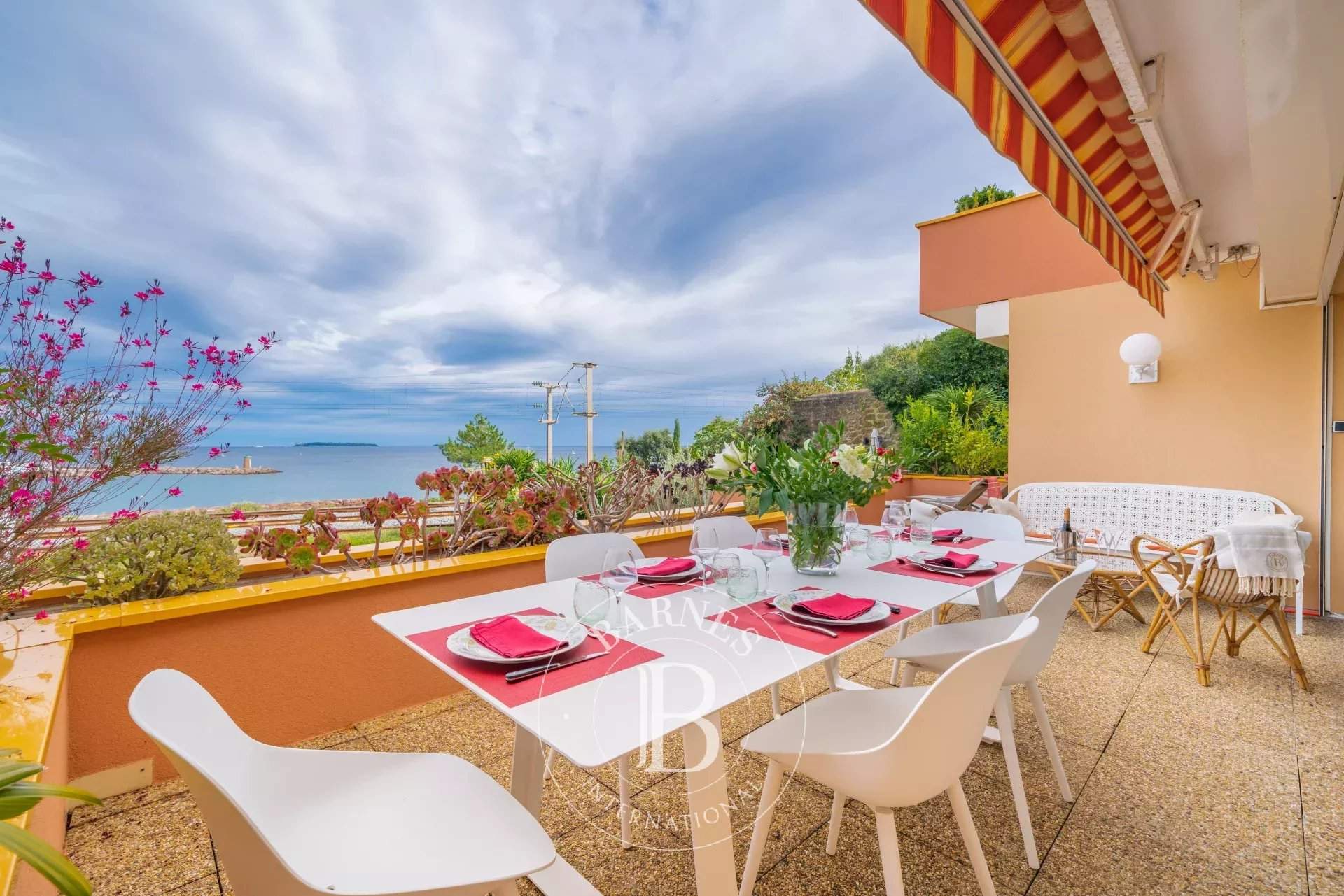 Mandelieu-la-Napoule  - Appartement 3 Pi&egrave;ces 2 Chambres - picture 1