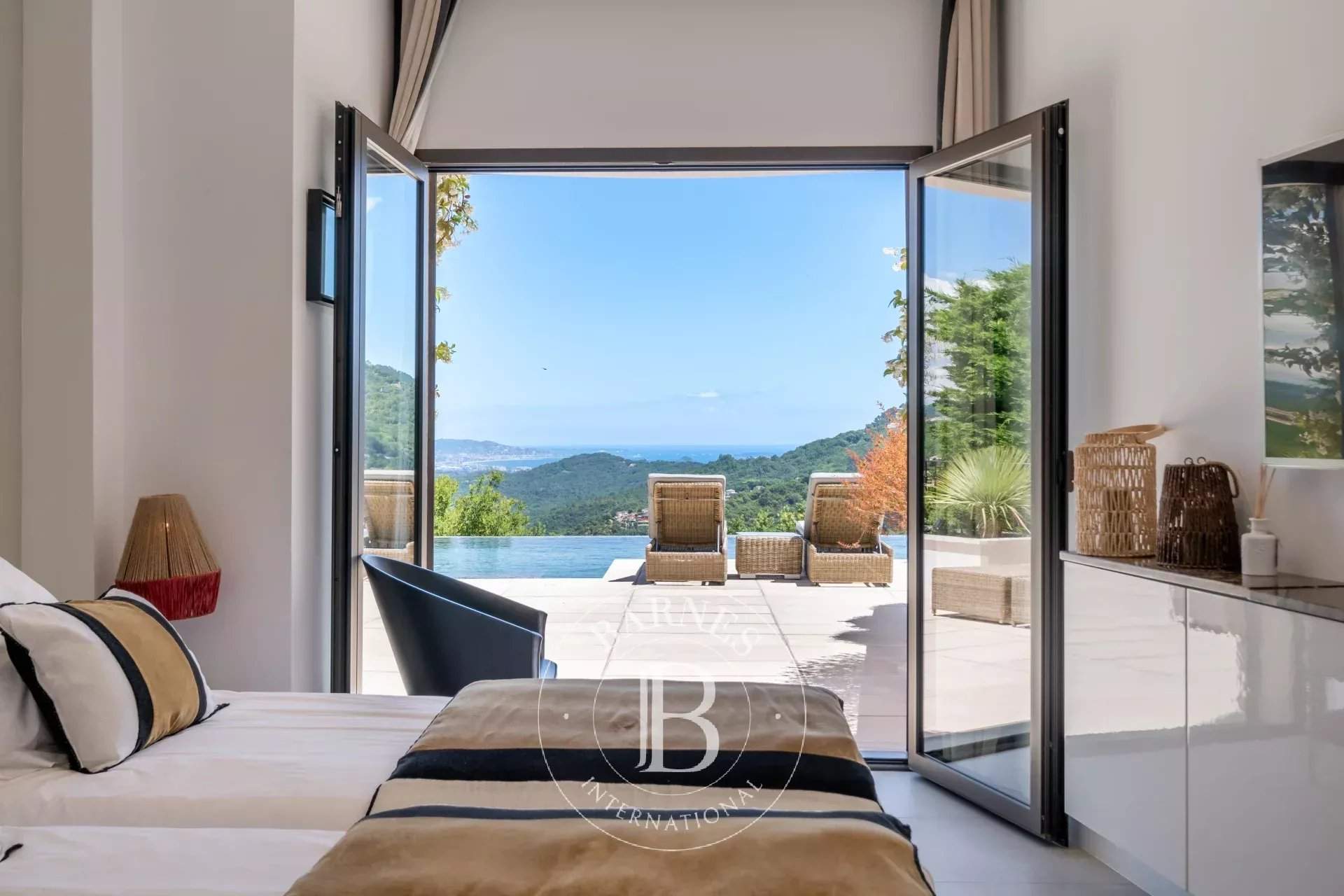 Les Adrets-de-l'Estérel: Exceptional villa with panoramic views of the sea and hills picture 6