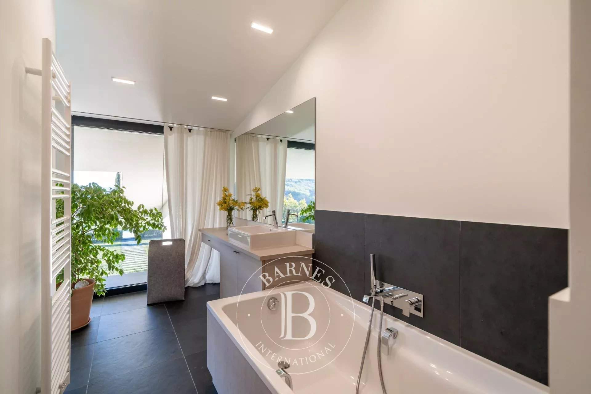 Mandelieu-la-Napoule  - Villa 8 Pi&egrave;ces 6 Chambres - picture 14