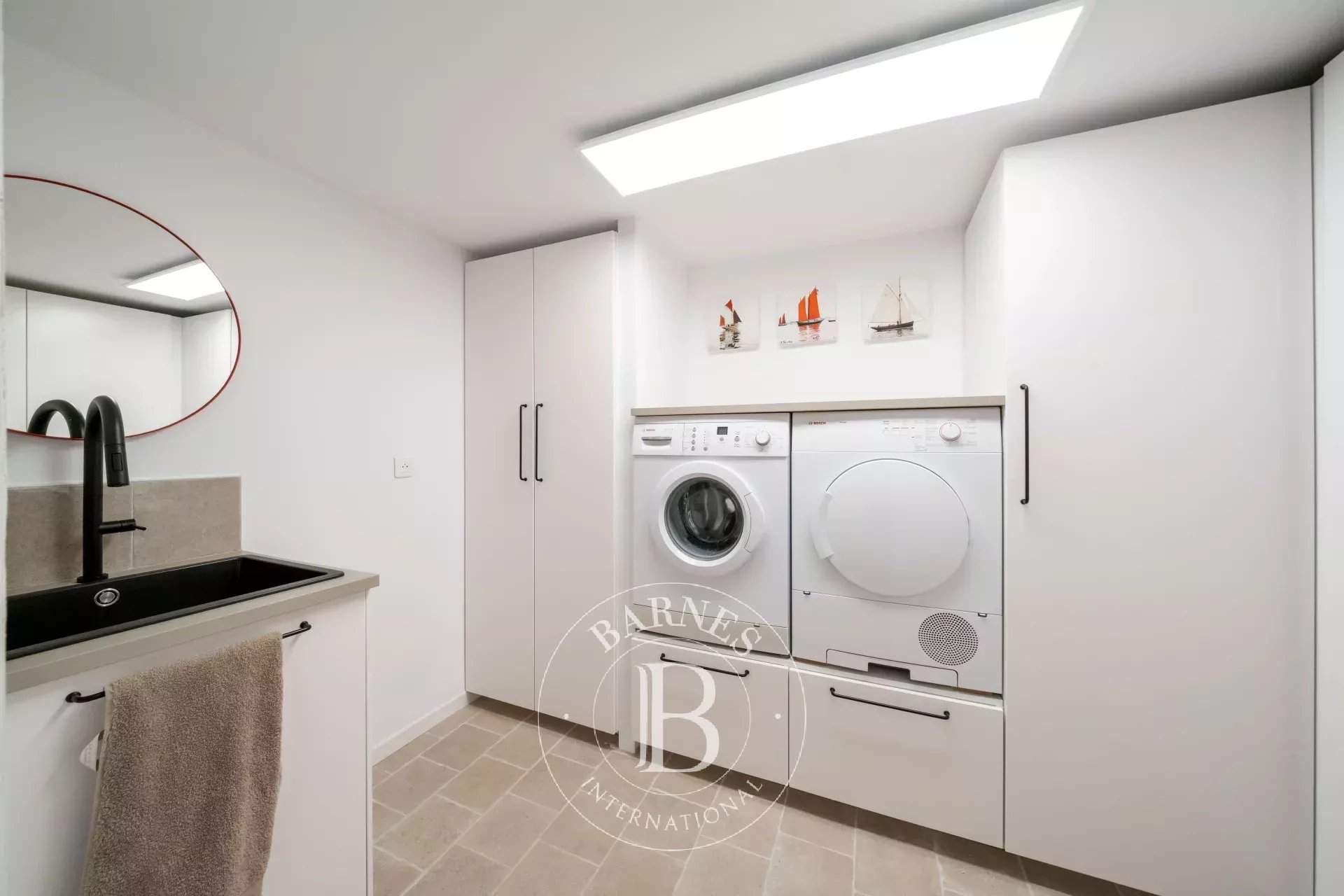 SAINT JEAN DE CANNES - VILLA 4 BEDROOMS IN A PEACEFUL LOCATION WITH VIEWS OF THE SEA AND HILLS picture 12