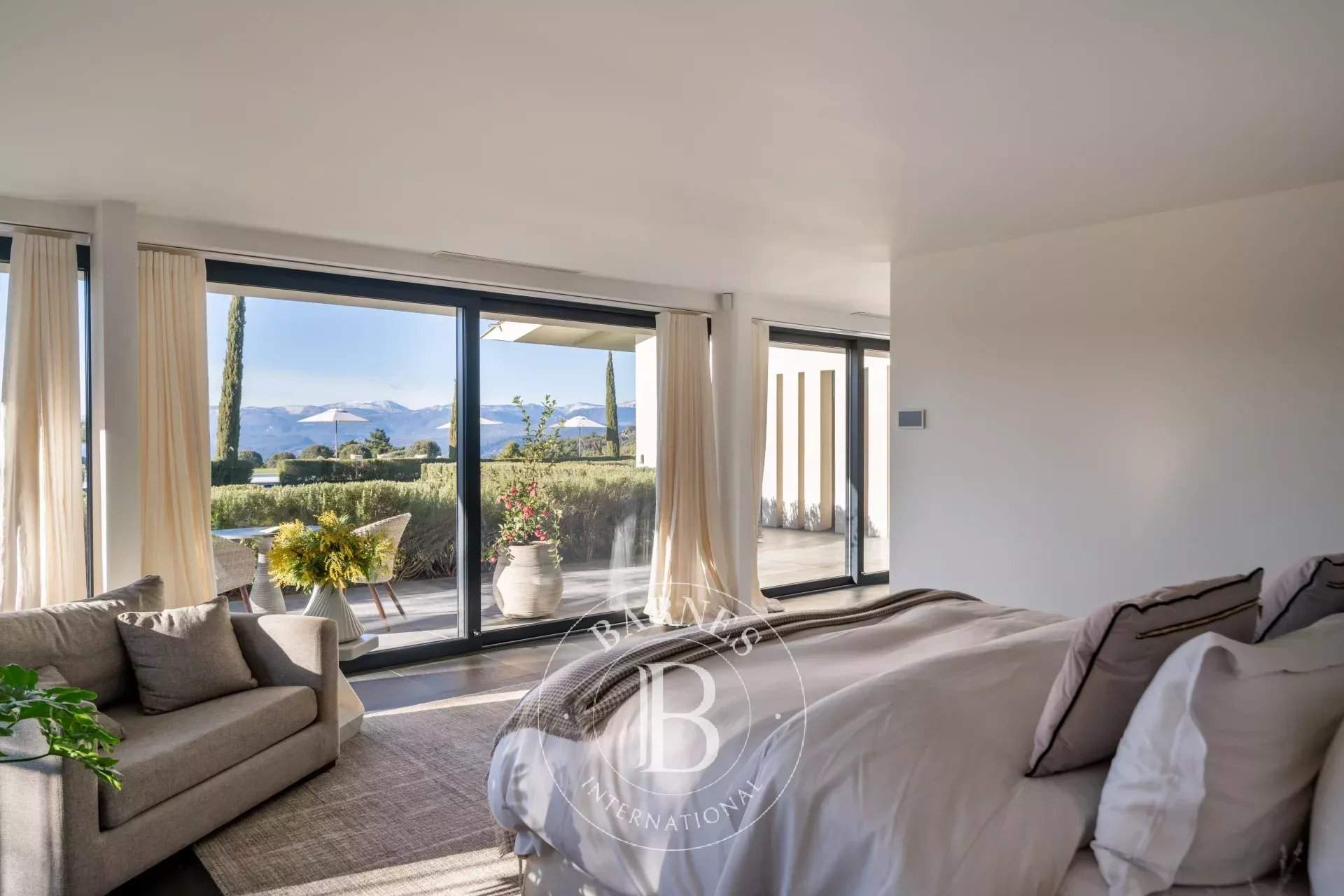 Mandelieu-la-Napoule  - Villa 8 Pi&egrave;ces 6 Chambres - picture 13