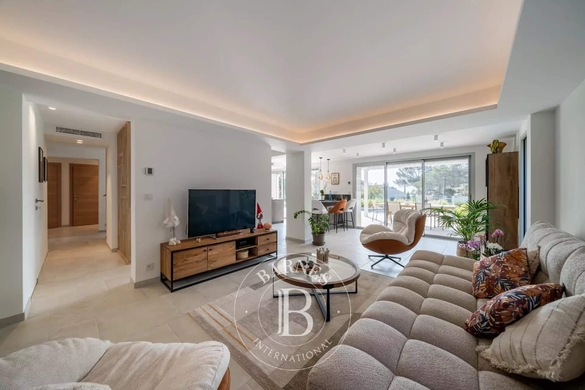 Saint-Raphaël  - Villa 9 Pi&egrave;ces 4 Chambres - picture 4