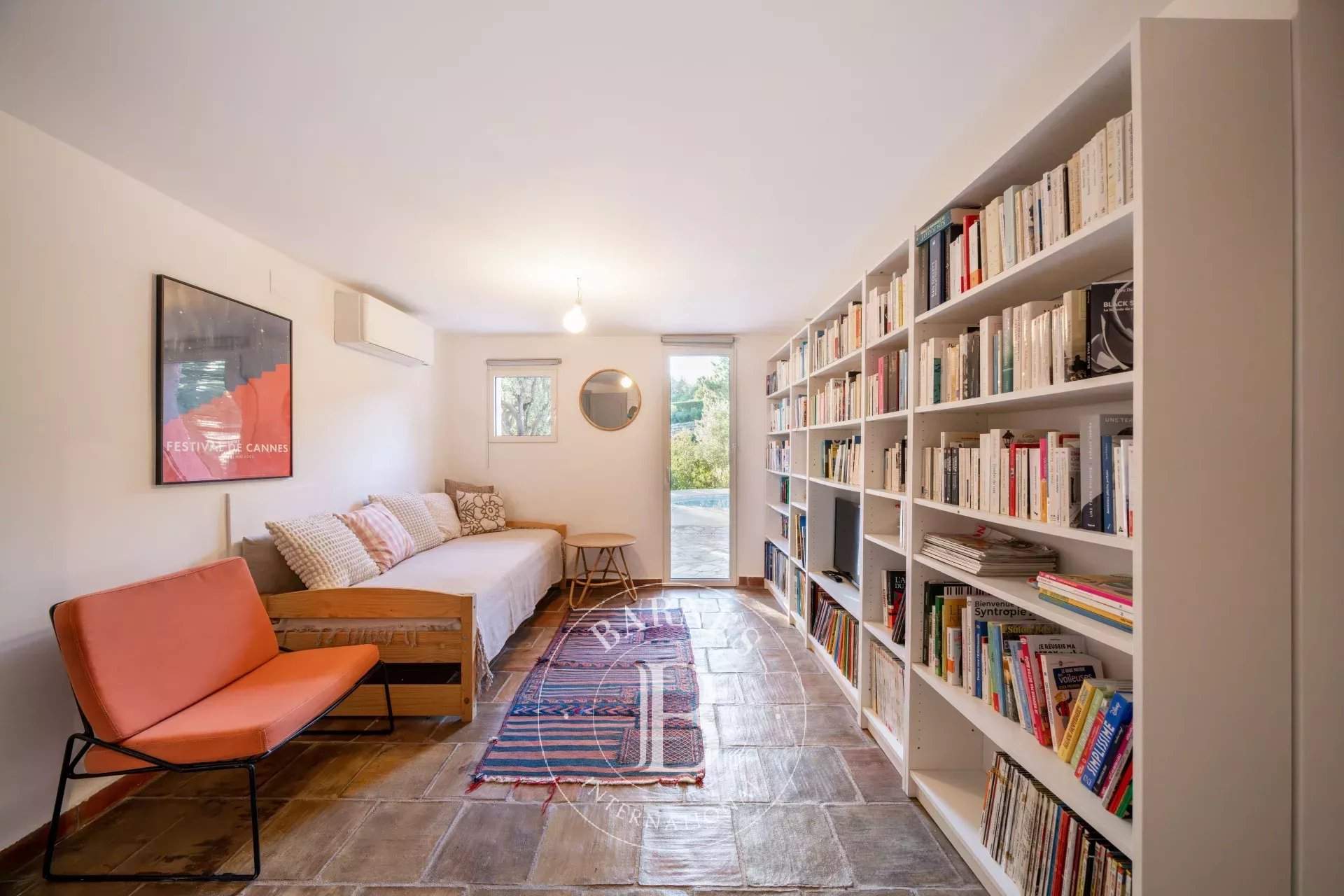 SAINT JEAN DE CANNES - VILLA 4 BEDROOMS IN A PEACEFUL LOCATION WITH VIEWS OF THE SEA AND HILLS picture 5