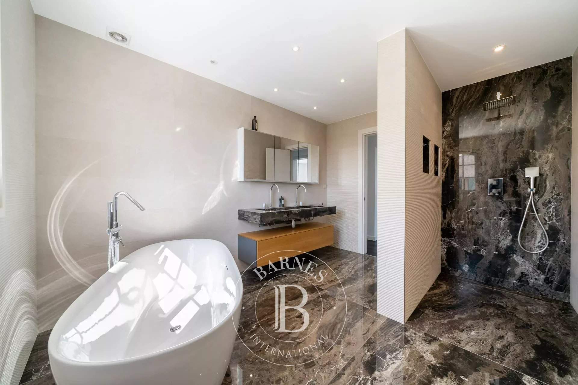 Mandelieu-la-Napoule  - Villa 6 Pi&egrave;ces 5 Chambres - picture 9