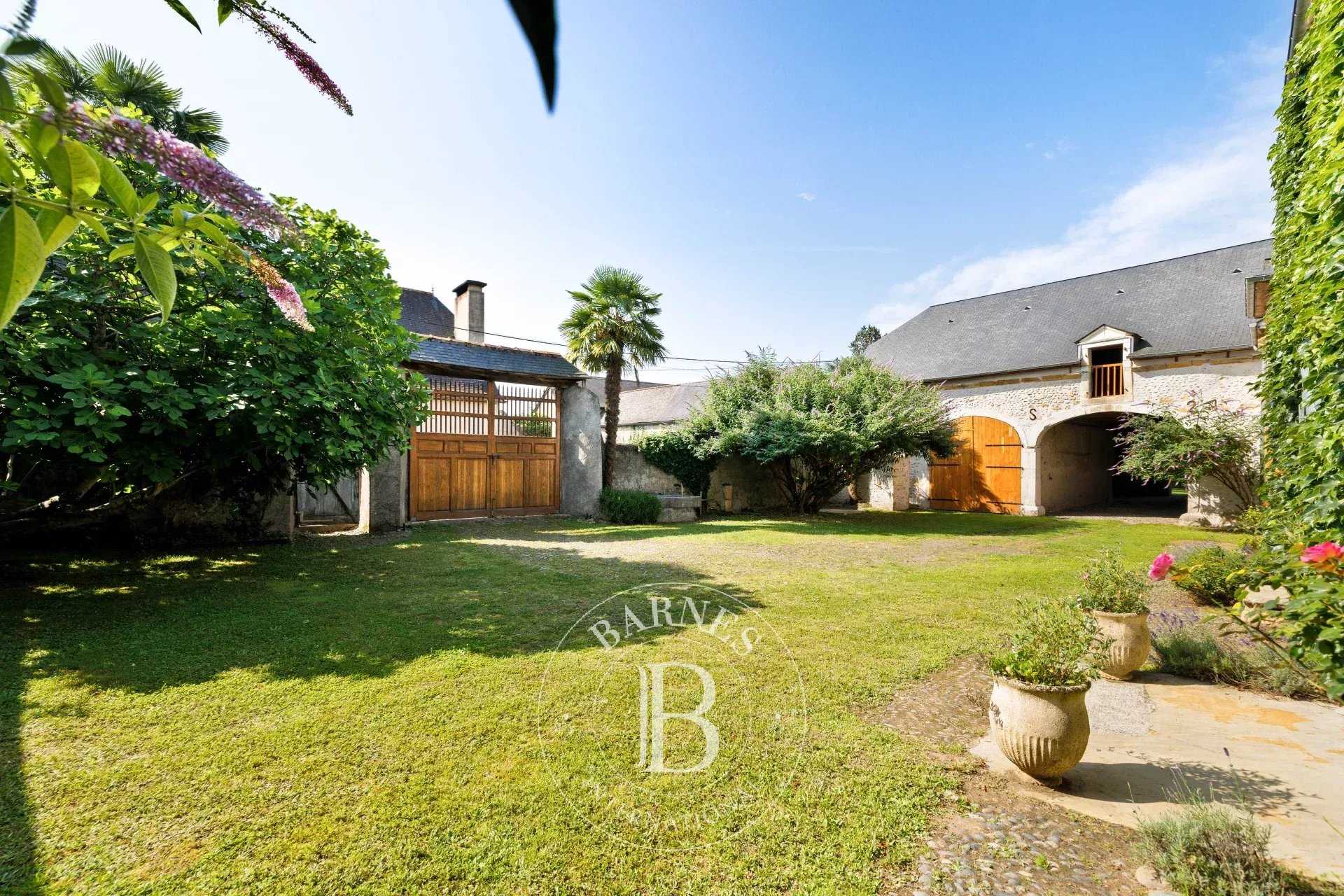 Pau  - Maison 10 Pi&egrave;ces 6 Chambres