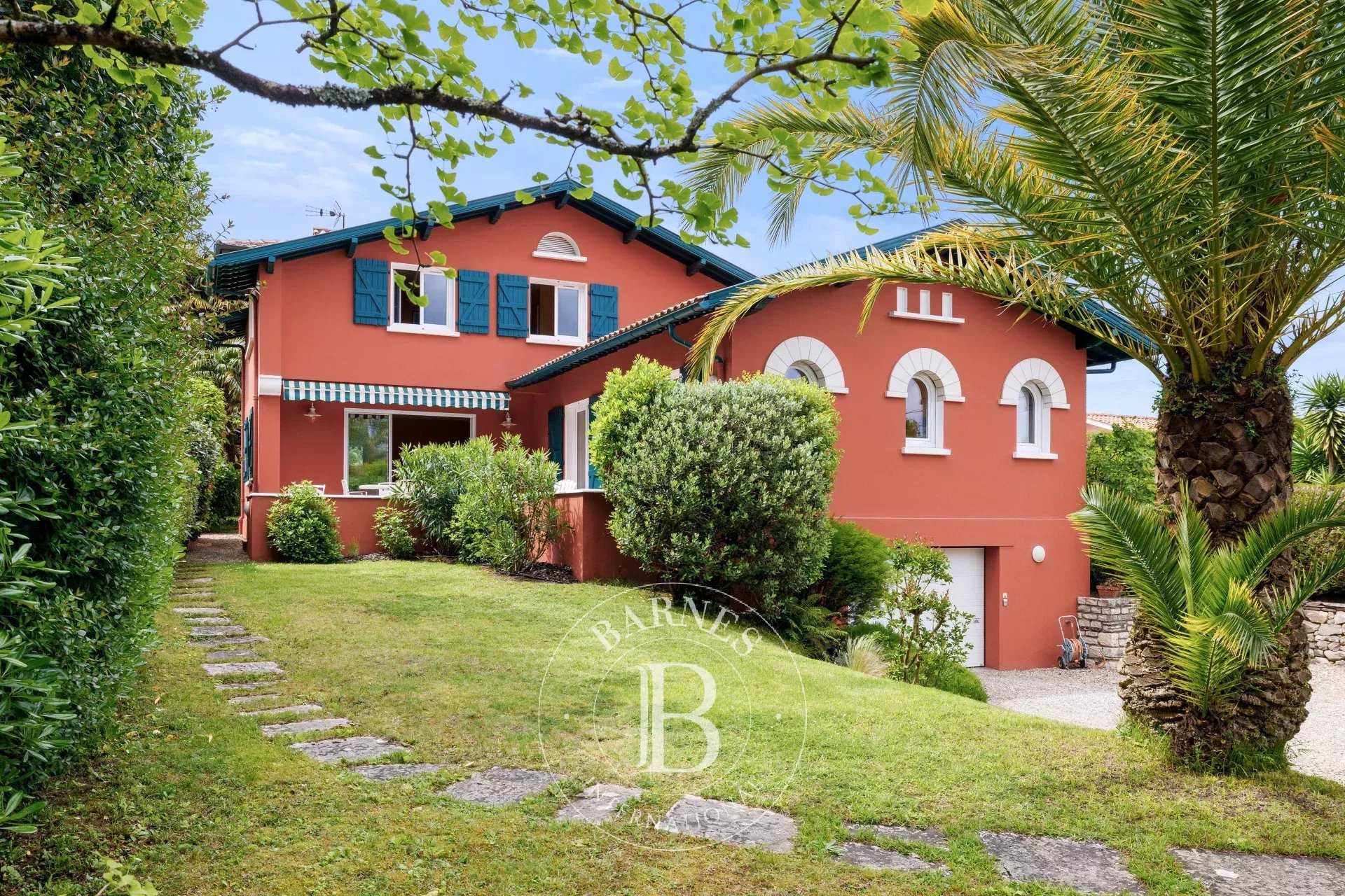 Biarritz  - Maison 7 Pièces 5 Chambres